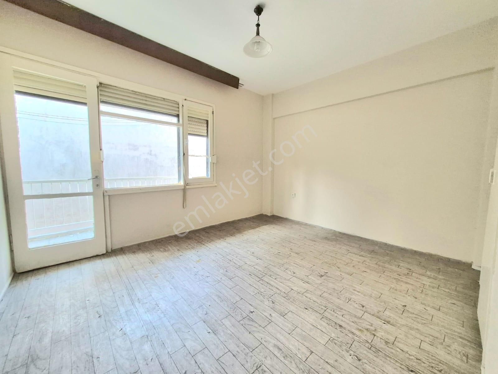 Bostanlı Vapur İskelesi Yakını Cemal Bülbül Sokak 2+1 90 M2 - Görsel 2