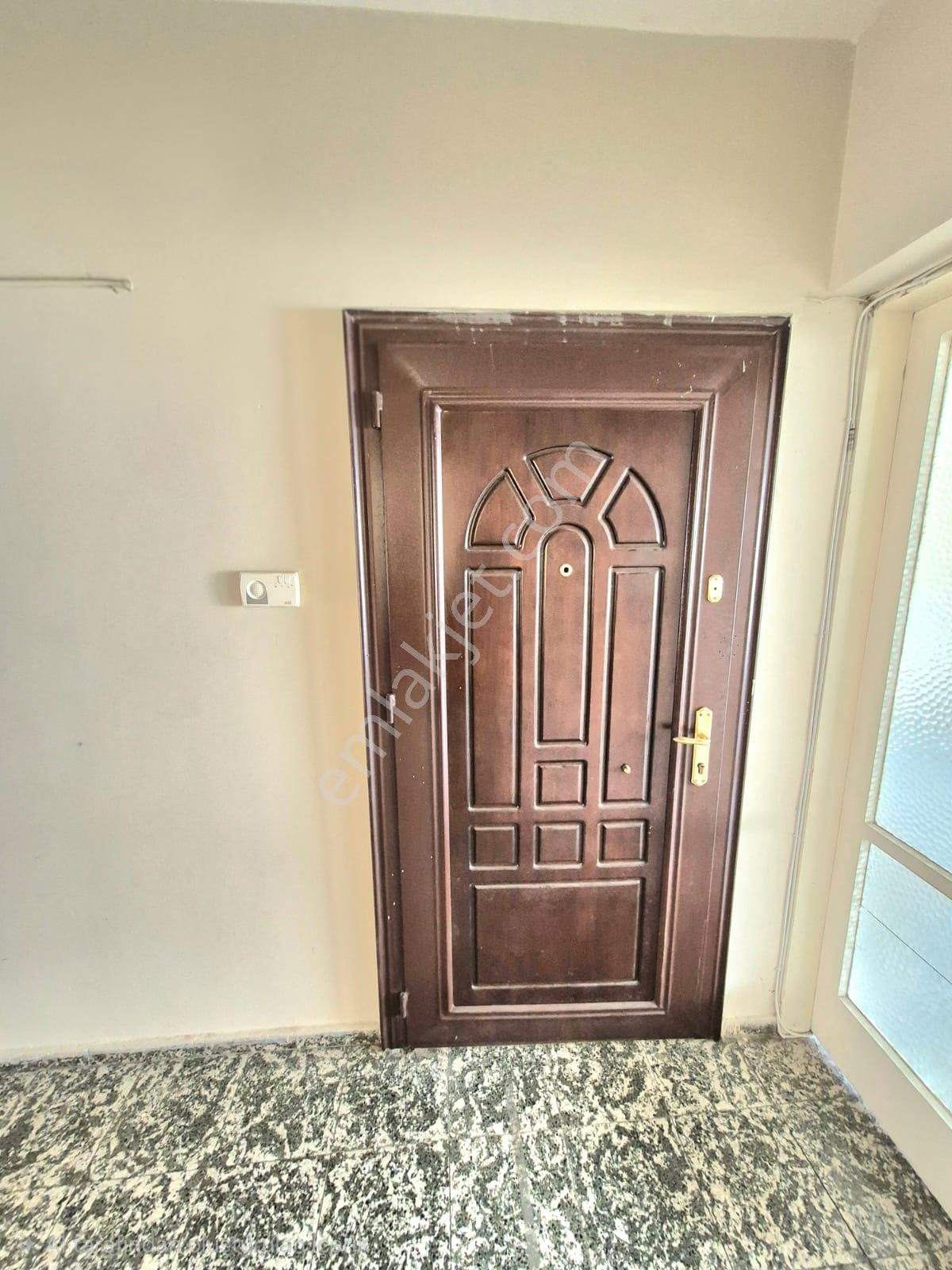 Bostanlı Vapur İskelesi Yakını Cemal Bülbül Sokak 2+1 90 M2 - Görsel 15