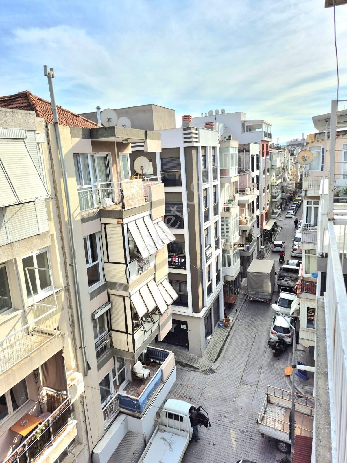 Bostanlı Vapur İskelesi Yakını Cemal Bülbül Sokak 2+1 90 M2 - Görsel 4