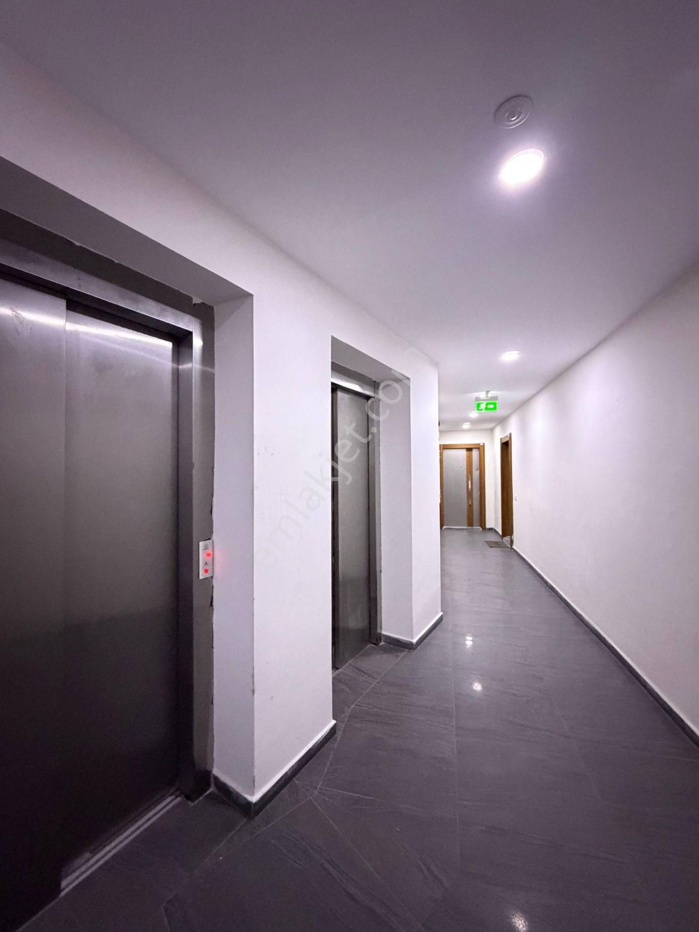 Beylikdüzü Cumhuriyet Mahallesi 2+1 100 M² Kiralık Boş Daire Site İçerisinde Metrobüse 15 Dk. Yürüme - Görsel 32