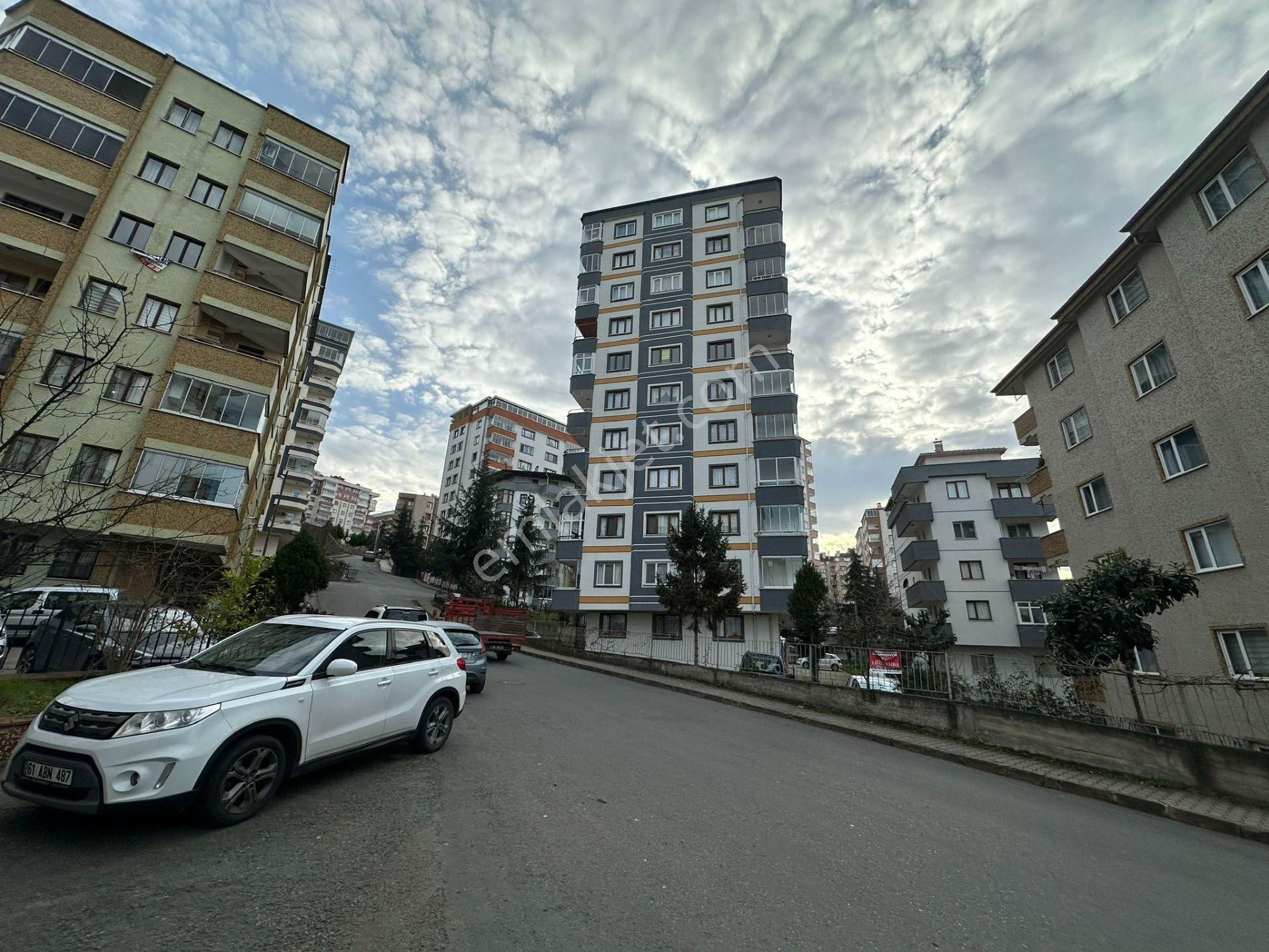 Trabzon Aydınlıkevler'de Kiralık 3+1 Daire