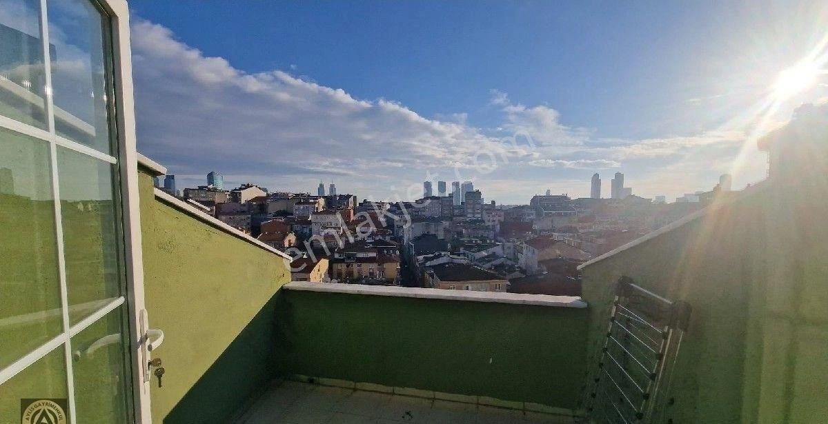 Kağıthane Çeliktepe Mahallesinde Dubleks 1+1 Satılık Daire. - Görsel 31