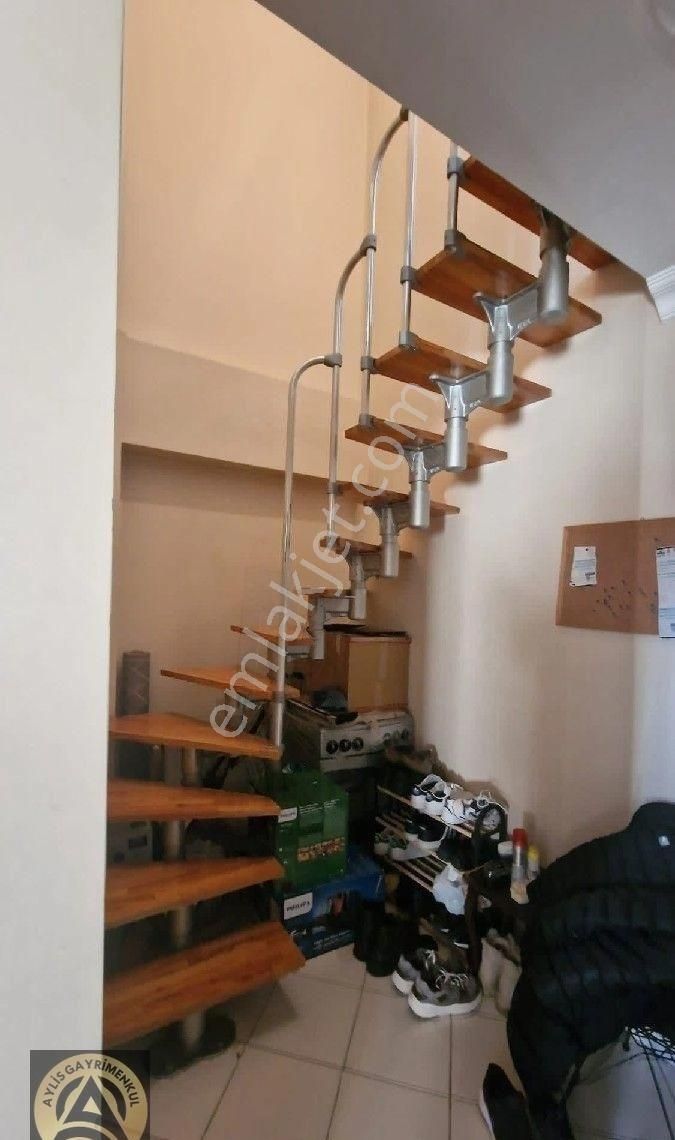 Kağıthane Çeliktepe Mahallesinde Dubleks 1+1 Satılık Daire. - Görsel 3