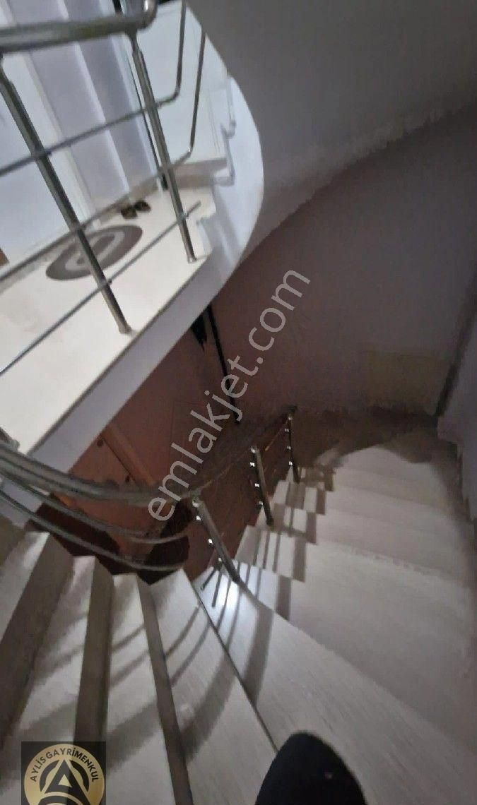 Kağıthane Çeliktepe Mahallesinde Dubleks 1+1 Satılık Daire. - Görsel 24