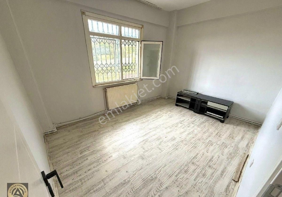 Sarıyer Baltalimanı'nda Muhteşem Boğaz Manzaralı 2+1 Kiralık Daire - Görsel 3