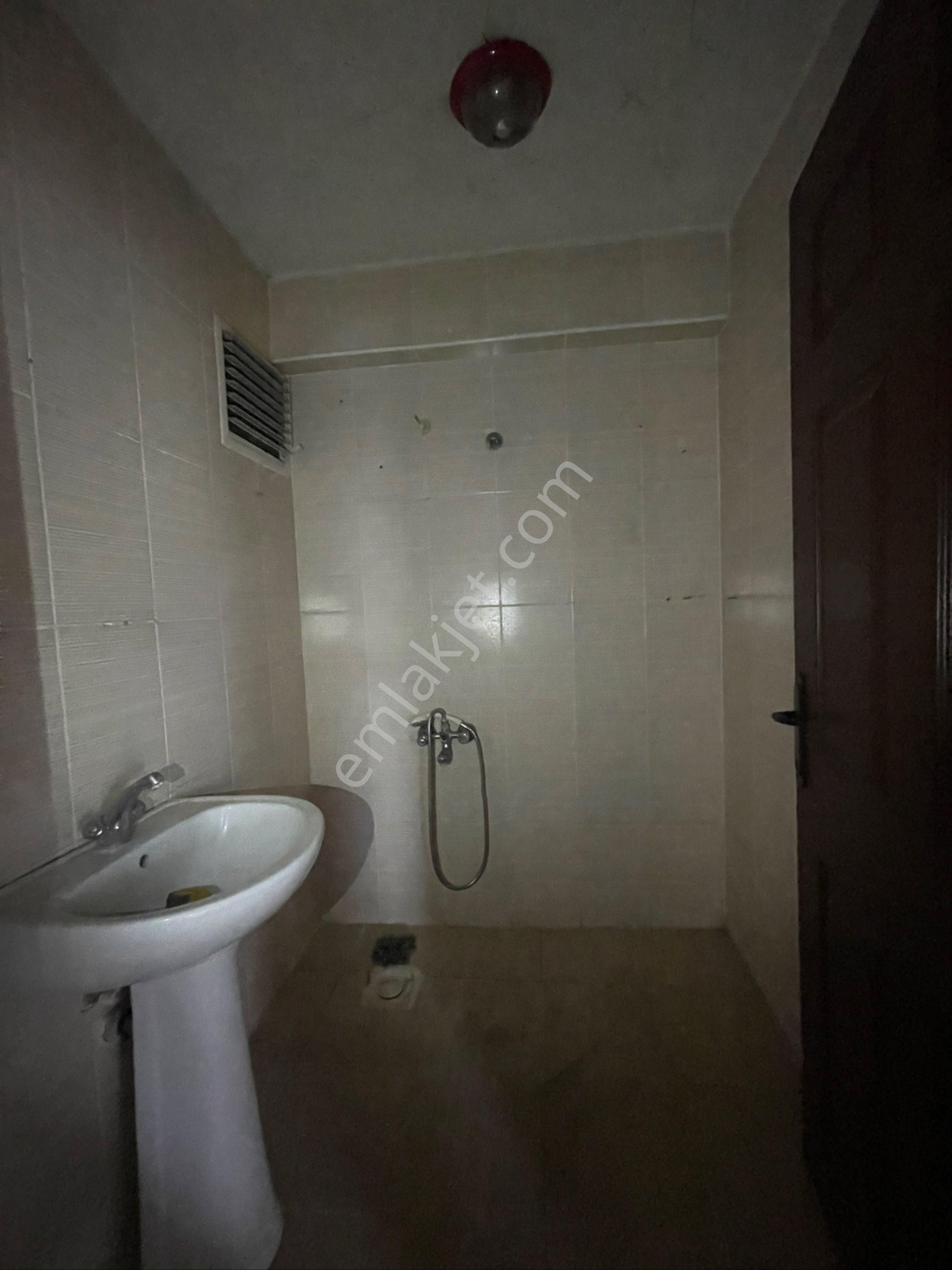 3 + 1 Sincan Yaşar Kemal Caddesi Üzerinde Malazgirt Mahallesi Köşebaşı Kiralık Asansörlü Daire - Görsel 28
