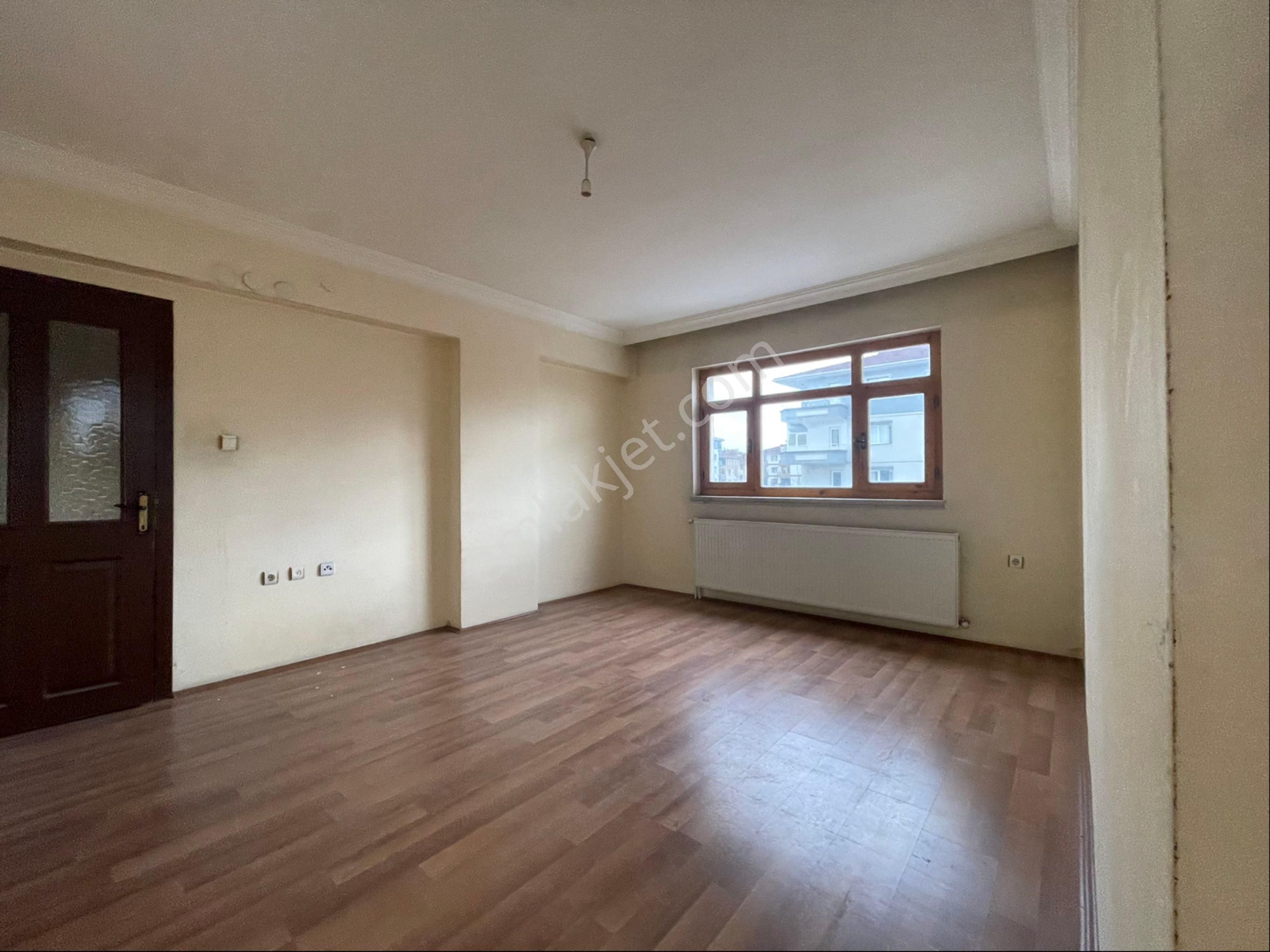 3 + 1 Sincan Yaşar Kemal Caddesi Üzerinde Malazgirt Mahallesi Köşebaşı Kiralık Asansörlü Daire - Görsel 2