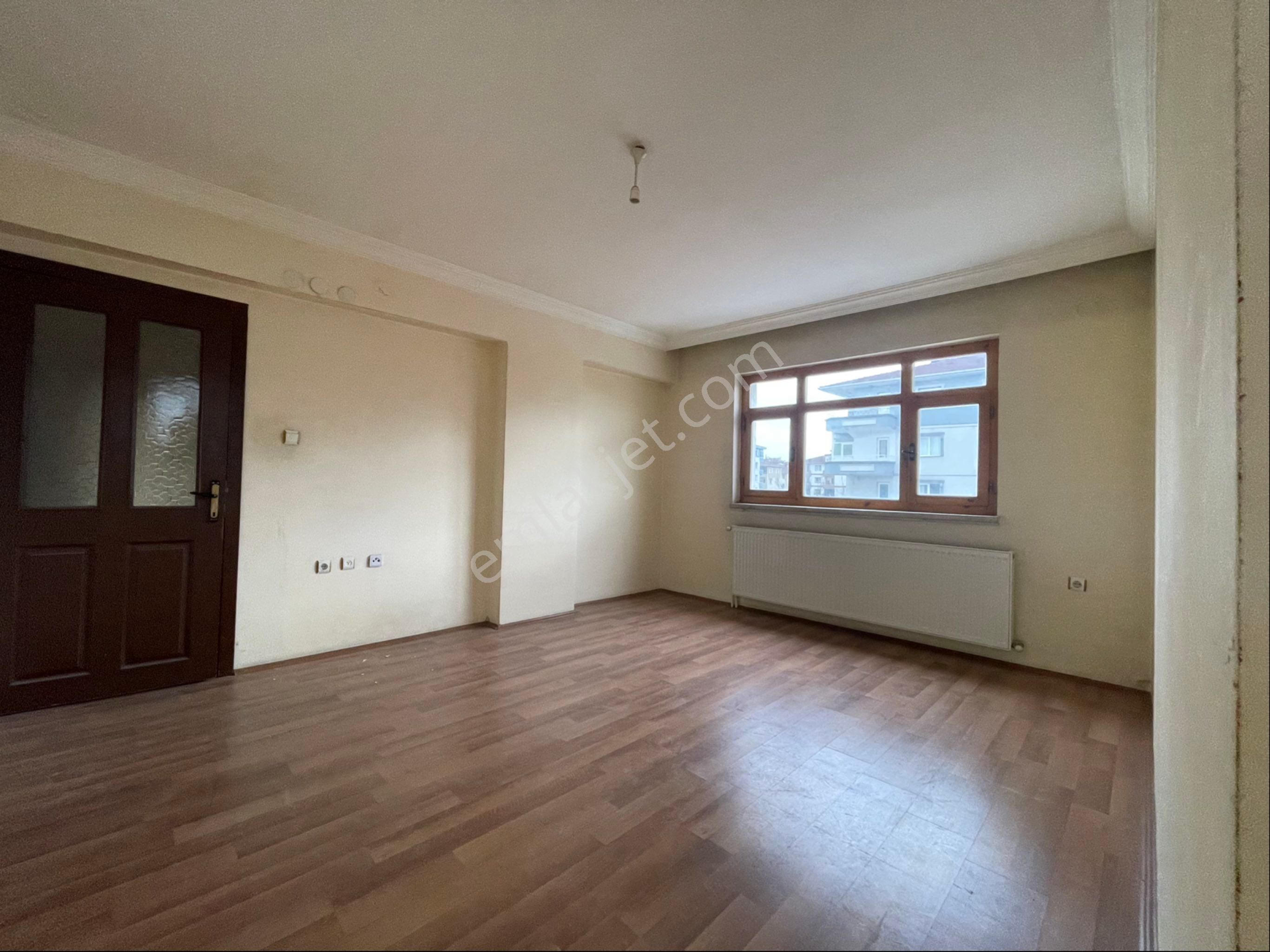 3 + 1 Sincan Yaşar Kemal Caddesi Üzerinde Malazgirt Mahallesi Köşebaşı Kiralık Asansörlü Daire - Görsel 3