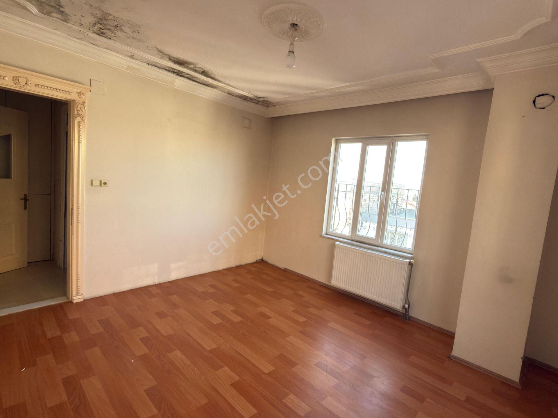 60. Yıl Mahallesi'nde Ana Cadde'de 3+1 Daire Yapı Kayıt Belgeli - Görsel 4