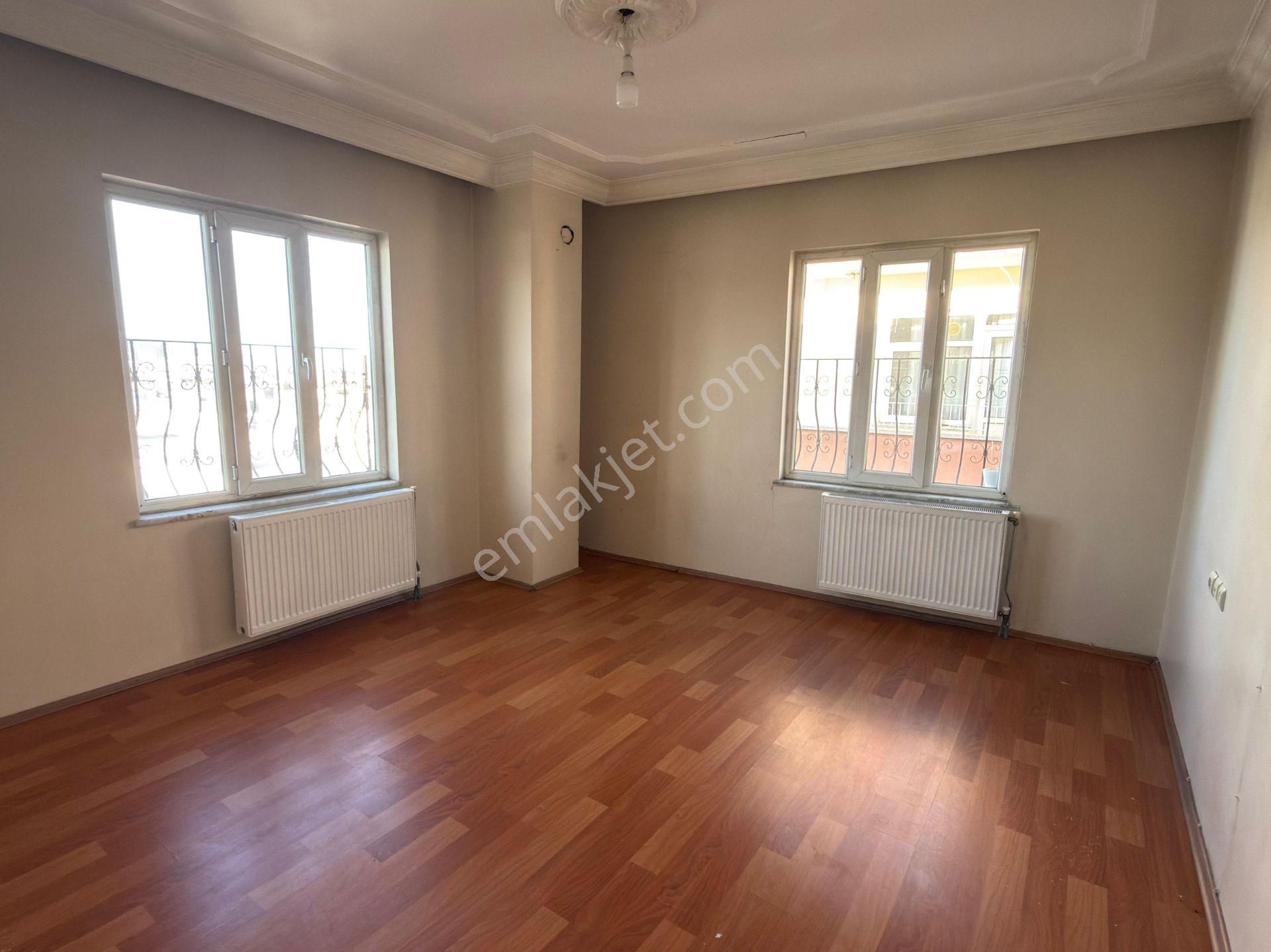 60. Yıl Mahallesi'nde Ana Cadde'de 3+1 Daire Yapı Kayıt Belgeli - Görsel 5