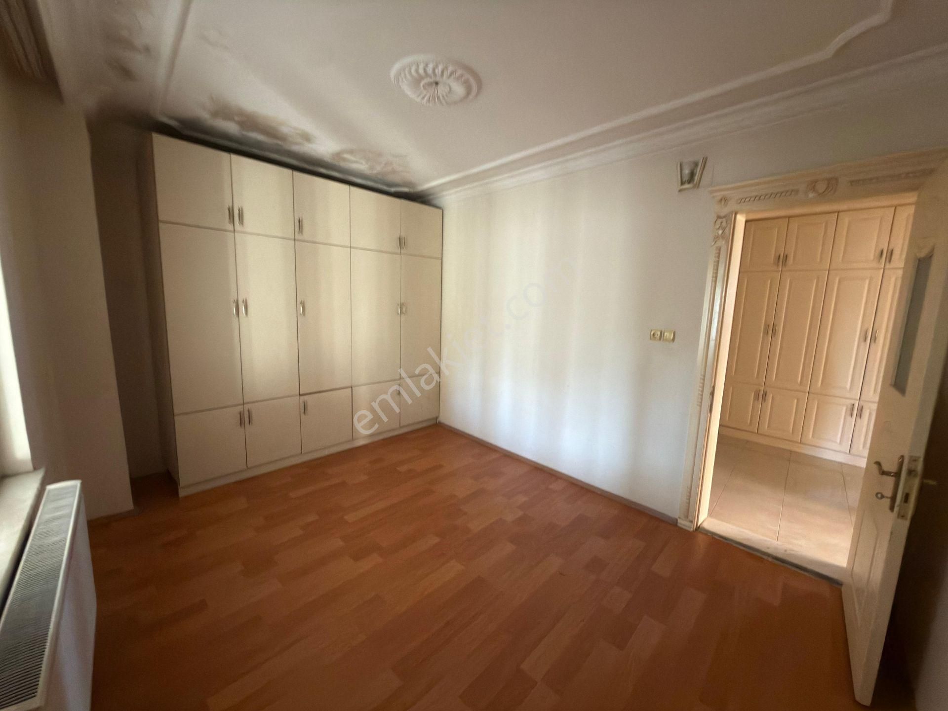 60. Yıl Mahallesi'nde Ana Cadde'de 3+1 Daire Yapı Kayıt Belgeli - Görsel 3