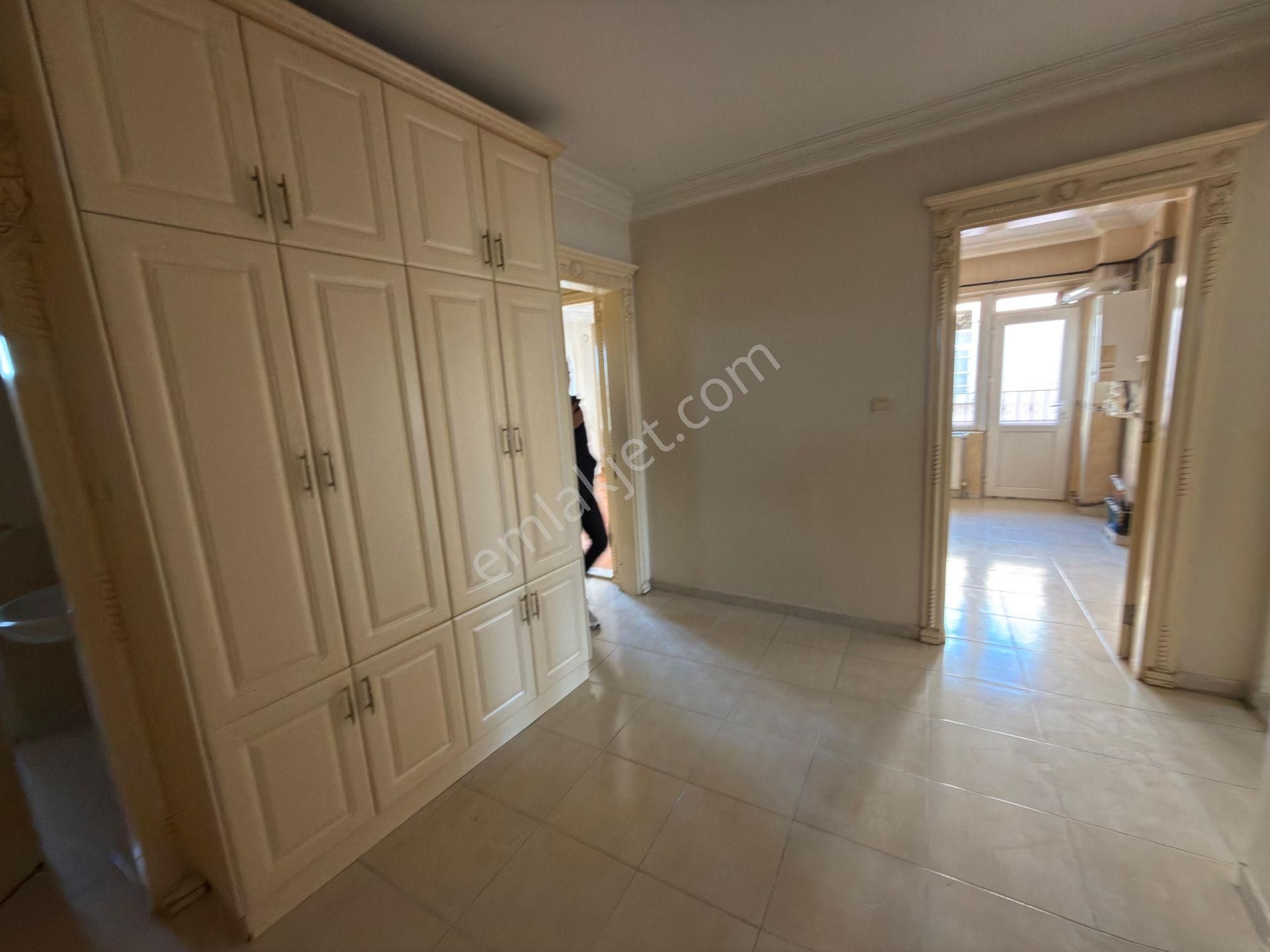 60. Yıl Mahallesi'nde Ana Cadde'de 3+1 Daire Yapı Kayıt Belgeli - Görsel 2