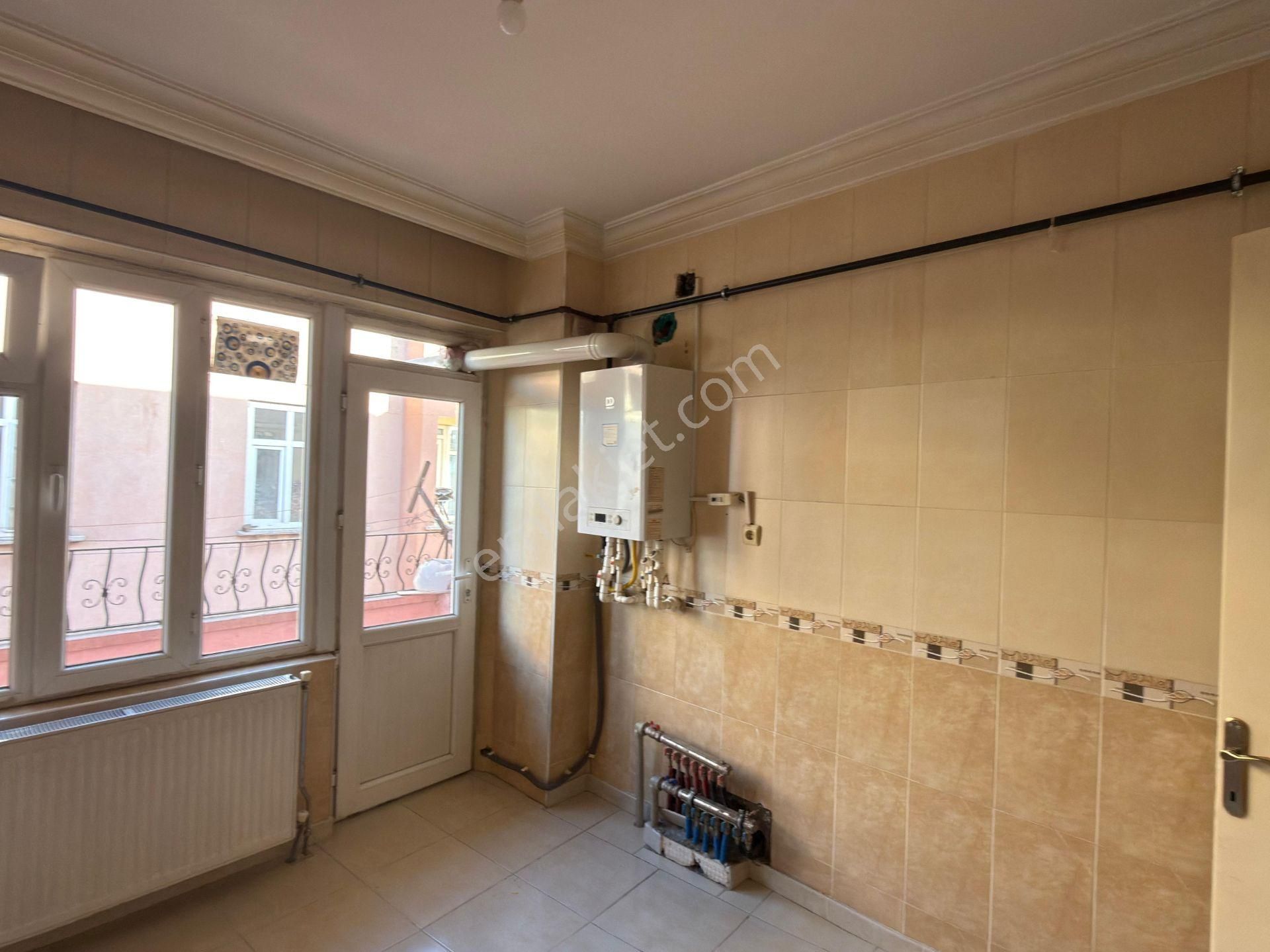 60. Yıl Mahallesi'nde Ana Cadde'de 3+1 Daire Yapı Kayıt Belgeli - Görsel 7