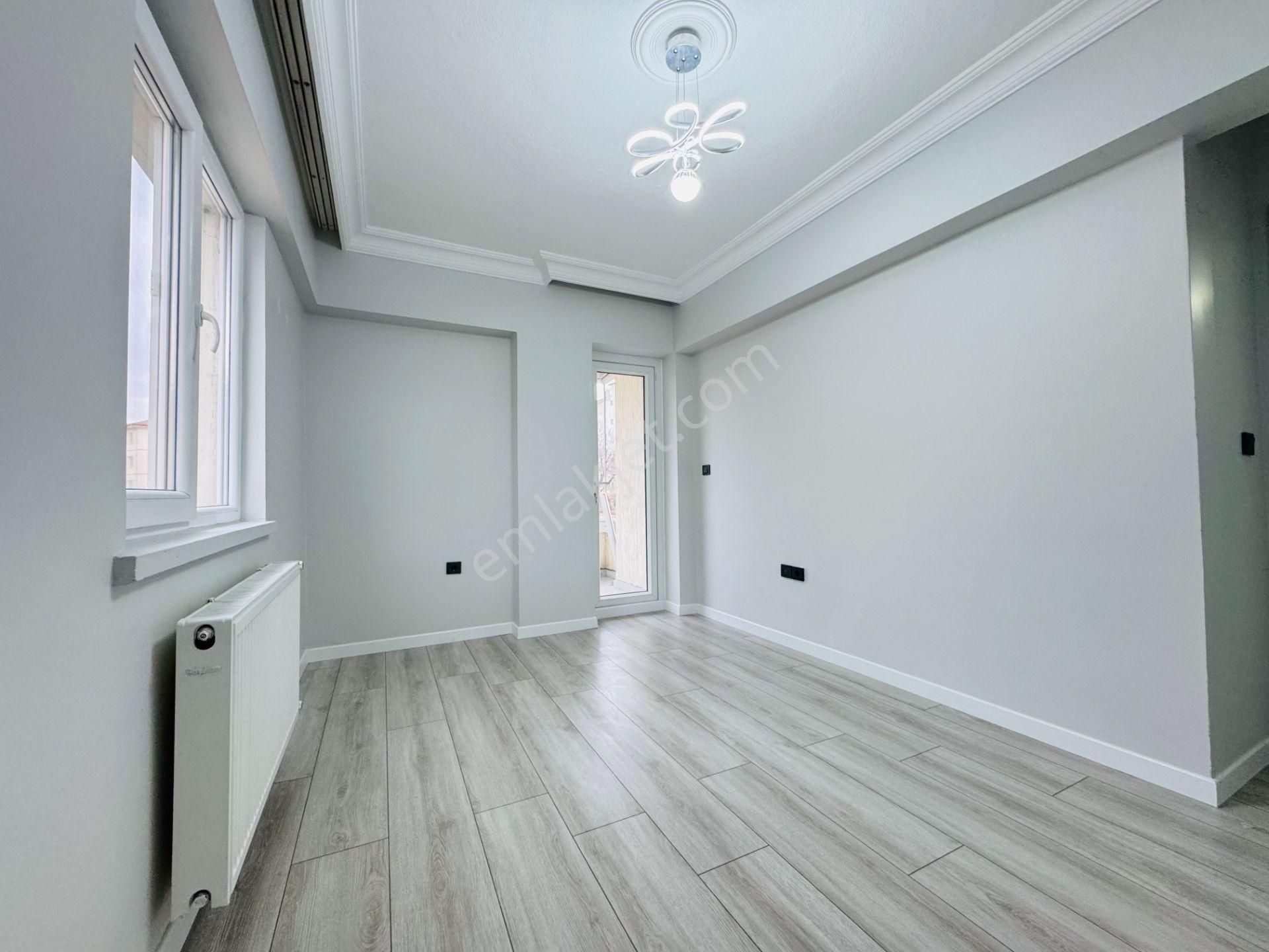 Nam-ak Emlak'tan Okullara Yakın 1.kat Masrafsız Güney Cephe 3+1 Daire - Görsel 16