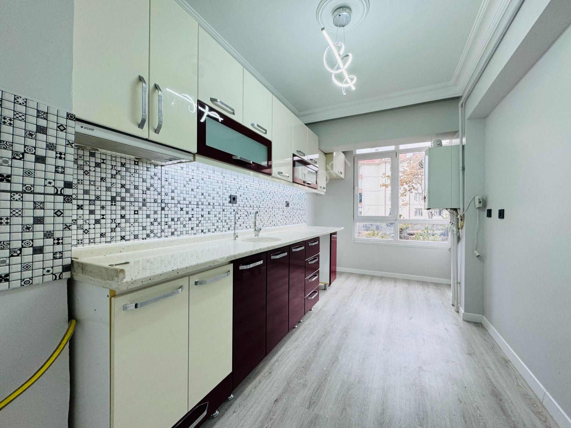 Nam-ak Emlak'tan Okullara Yakın 1.kat Masrafsız Güney Cephe 3+1 Daire - Görsel 2