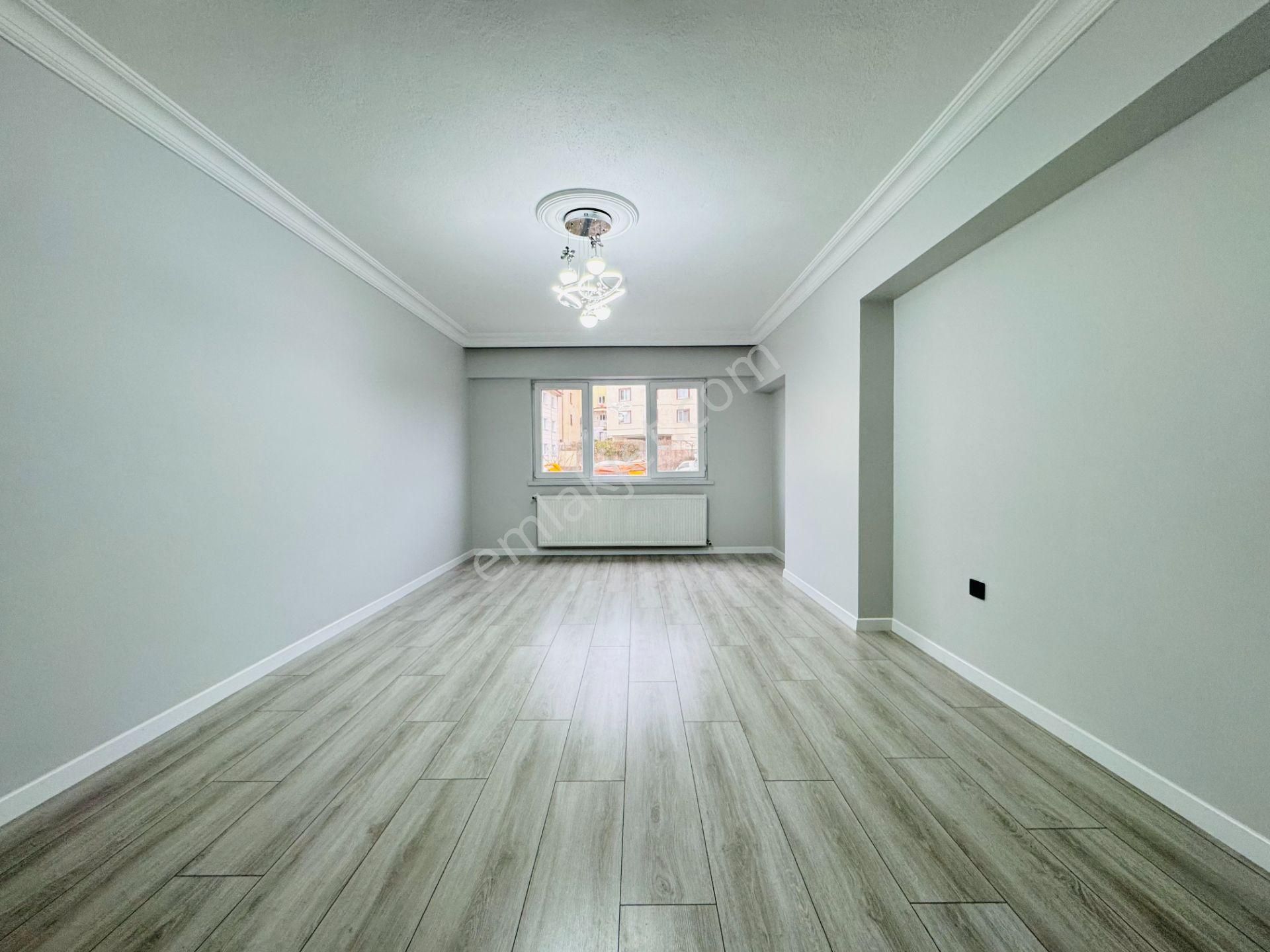 Nam-ak Emlak'tan Okullara Yakın 1.kat Masrafsız Güney Cephe 3+1 Daire - Görsel 6