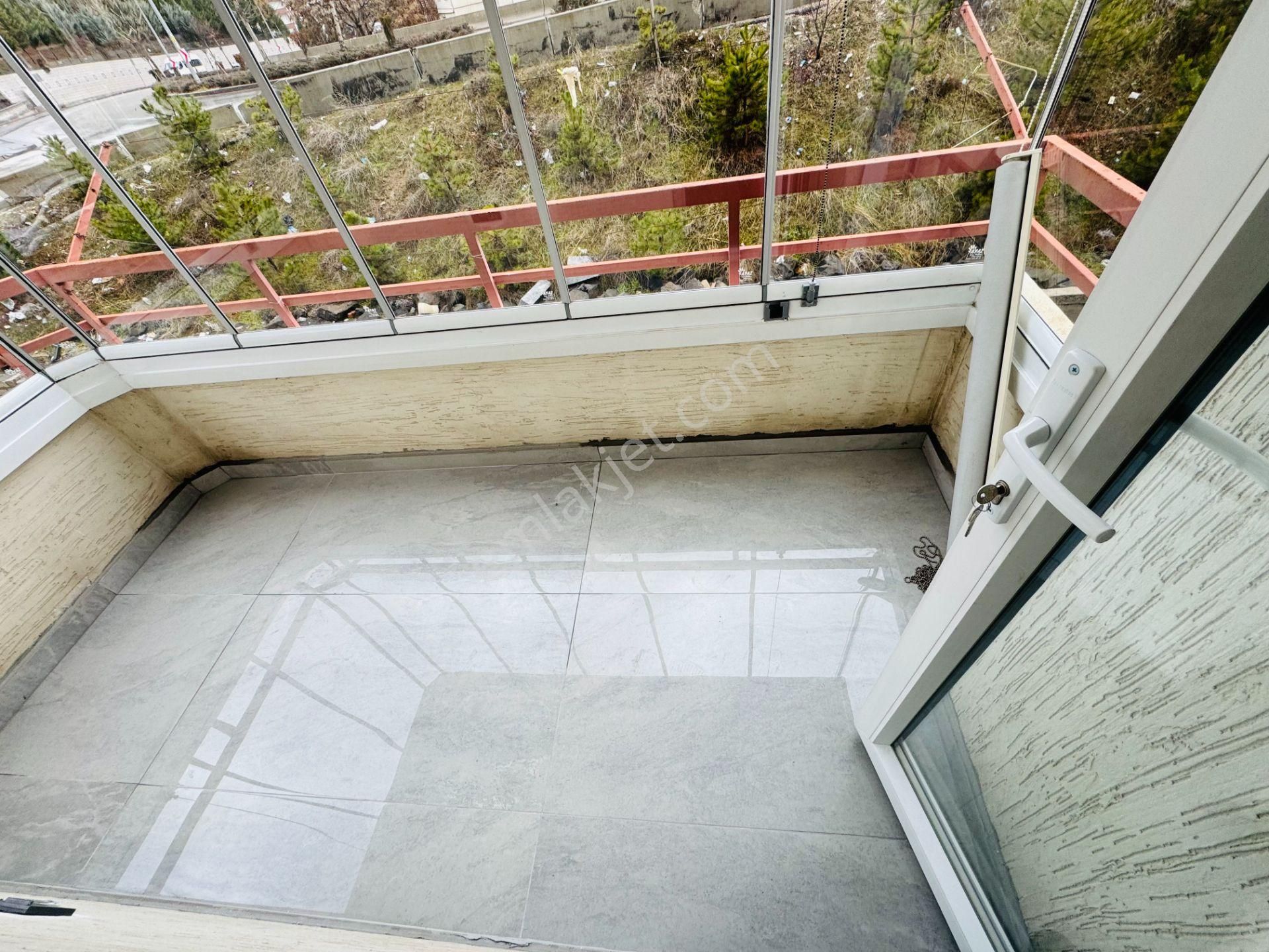 Nam-ak Emlak'tan Okullara Yakın 1.kat Masrafsız Güney Cephe 3+1 Daire - Görsel 19