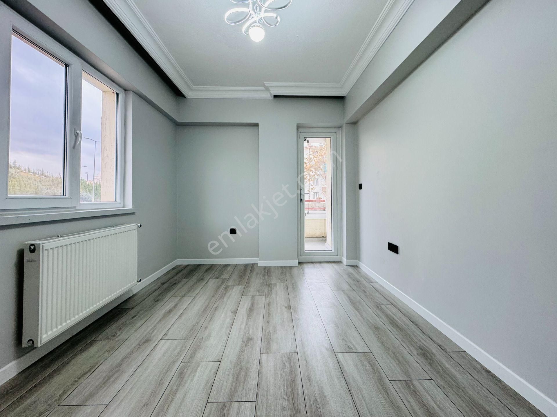 Nam-ak Emlak'tan Okullara Yakın 1.kat Masrafsız Güney Cephe 3+1 Daire - Görsel 15