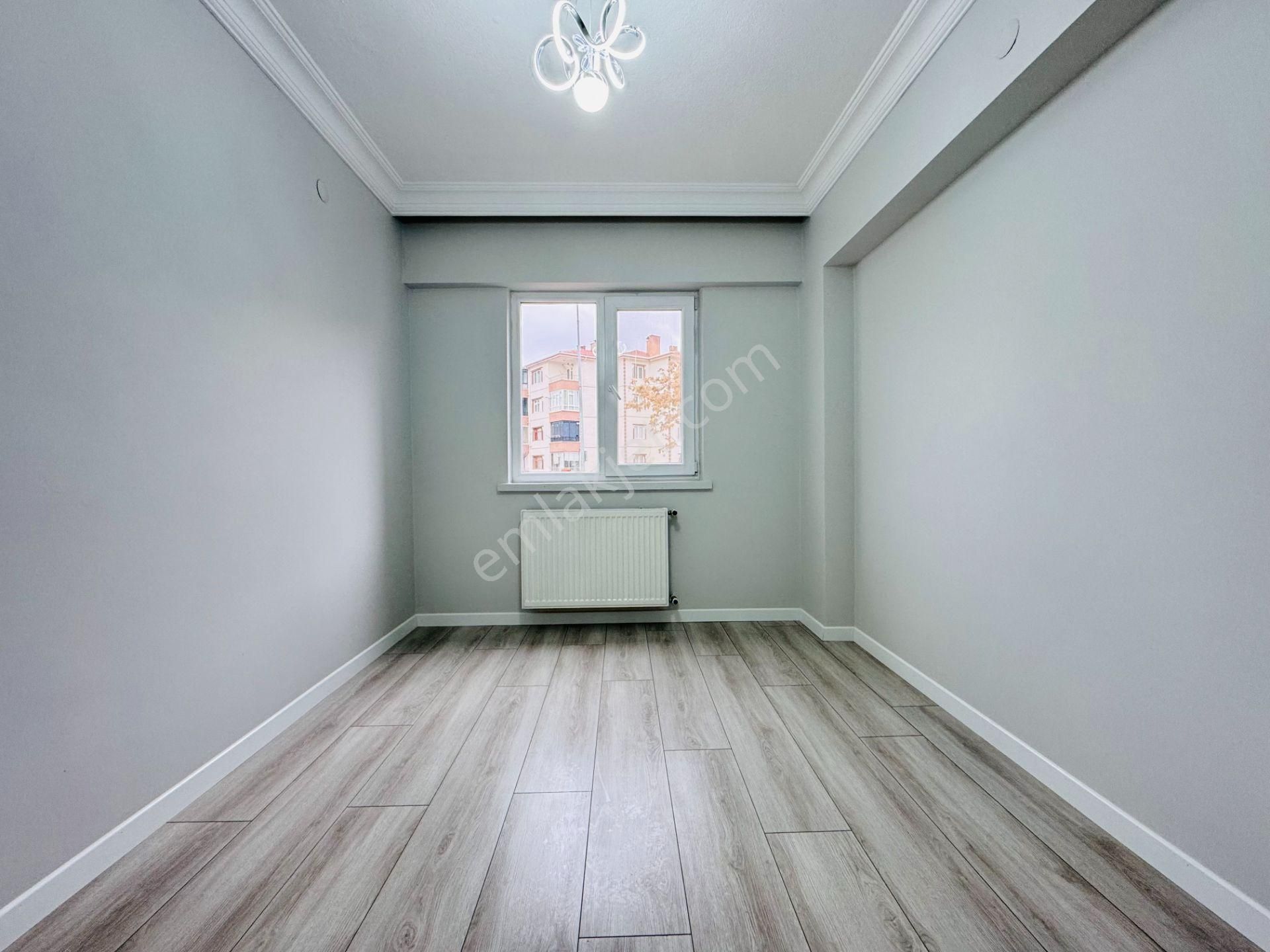 Nam-ak Emlak'tan Okullara Yakın 1.kat Masrafsız Güney Cephe 3+1 Daire - Görsel 11