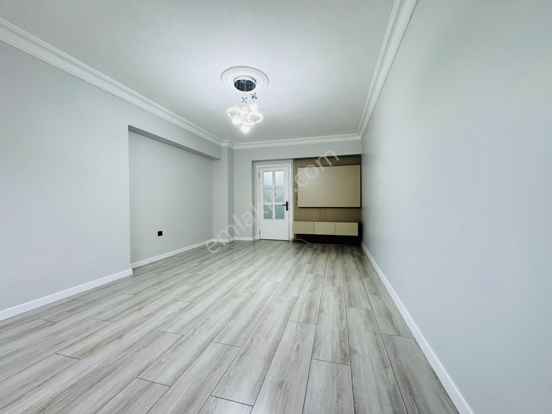 Nam-ak Emlak'tan Okullara Yakın 1.kat Masrafsız Güney Cephe 3+1 Daire - Görsel 9