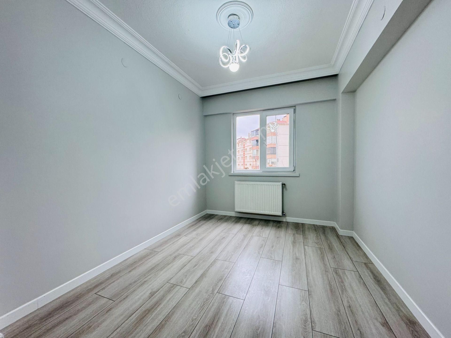 Nam-ak Emlak'tan Okullara Yakın 1.kat Masrafsız Güney Cephe 3+1 Daire - Görsel 10