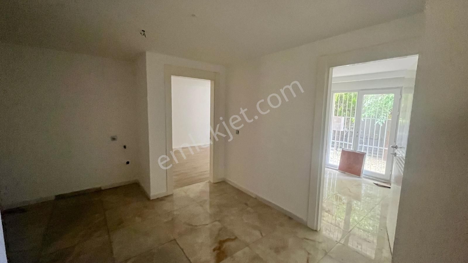 Kültür Mahallesi Bahçe Katı Kiralık 3+1 Daire - Görsel 2