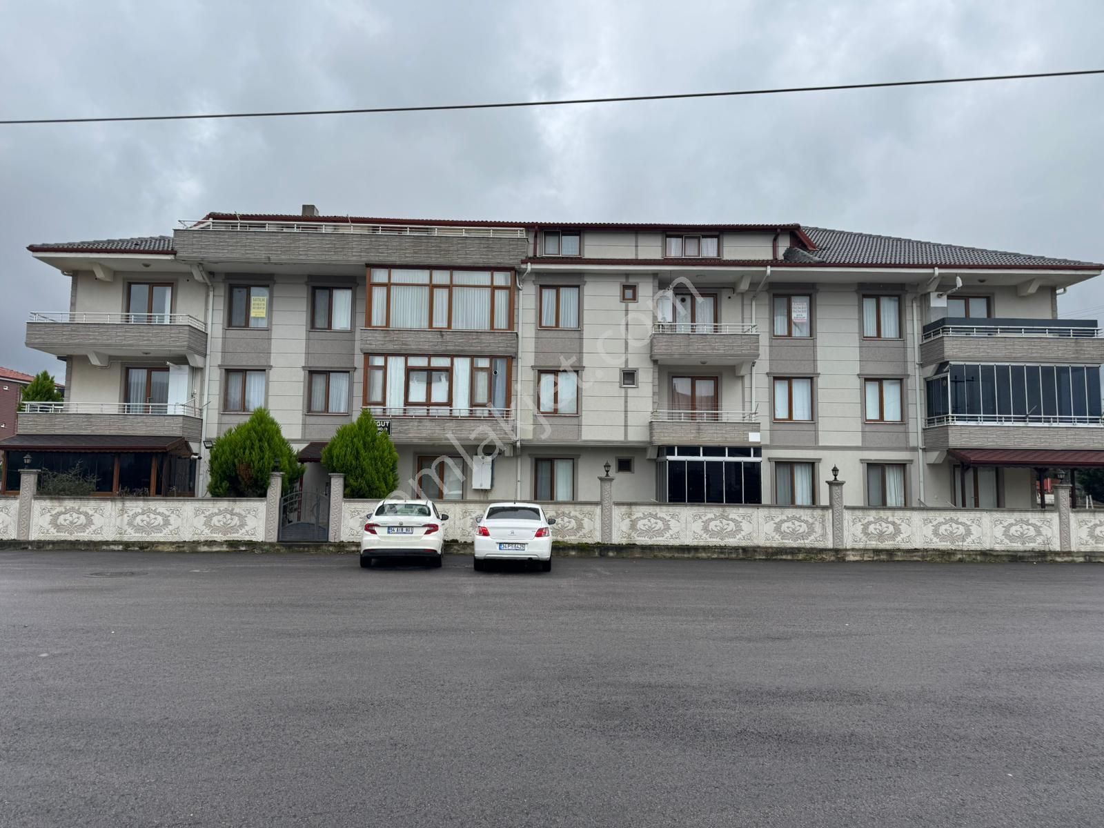 Yatırıma Ve Oturuma Uygun! Karasu'da Ekonomik 2+1 Satılık Daire