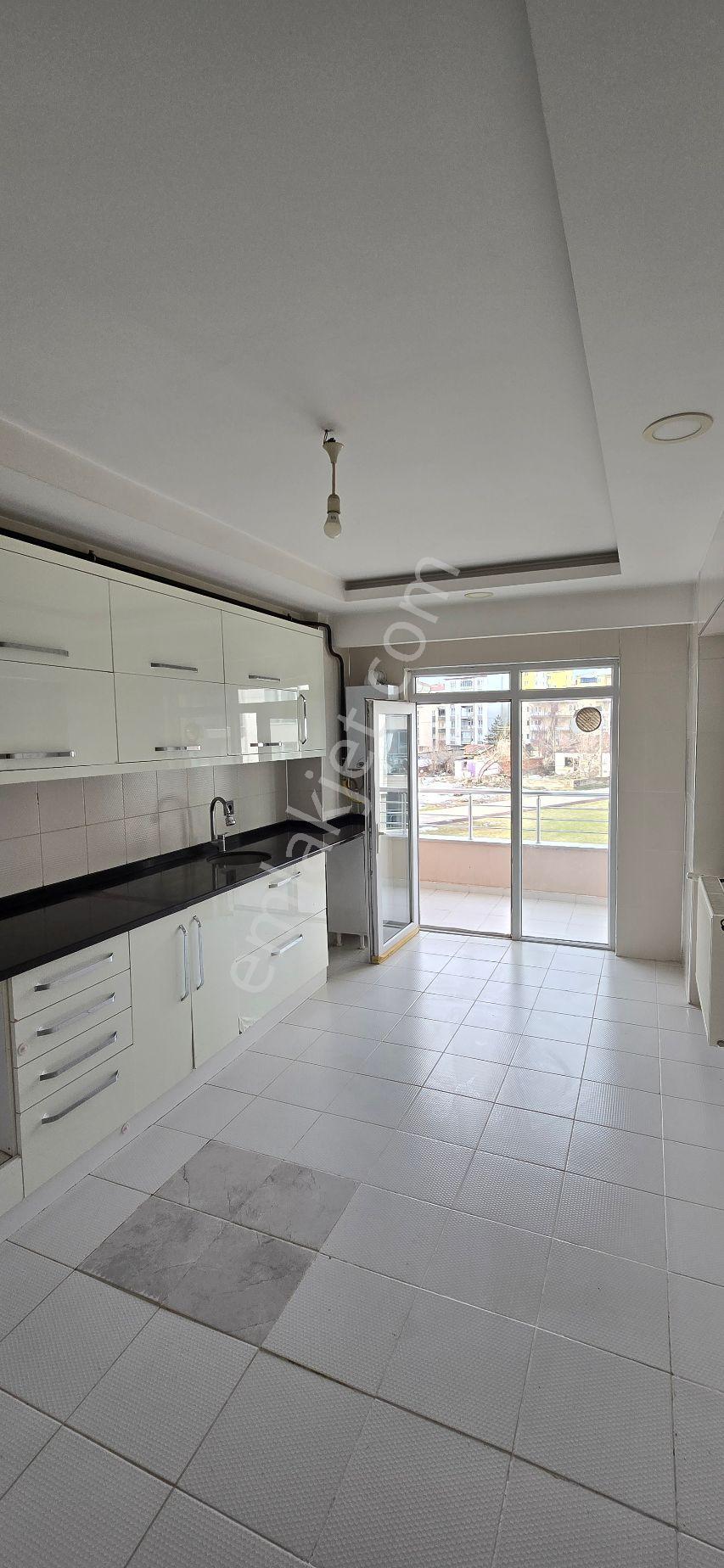 Sivas Merkez M.akif Ersoy Mah. 3+1 Kiralık Daire - Görsel 6