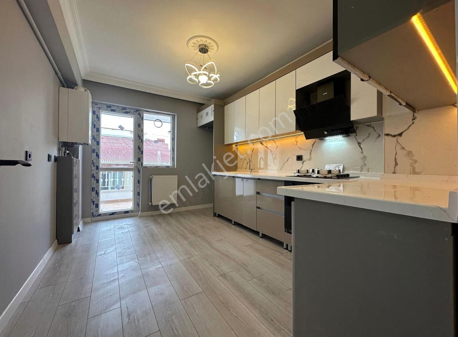 Ascelik"den"demircilerde_3 Kat Konumunda_delux+delux Yapılı_3+1 - Görsel 13