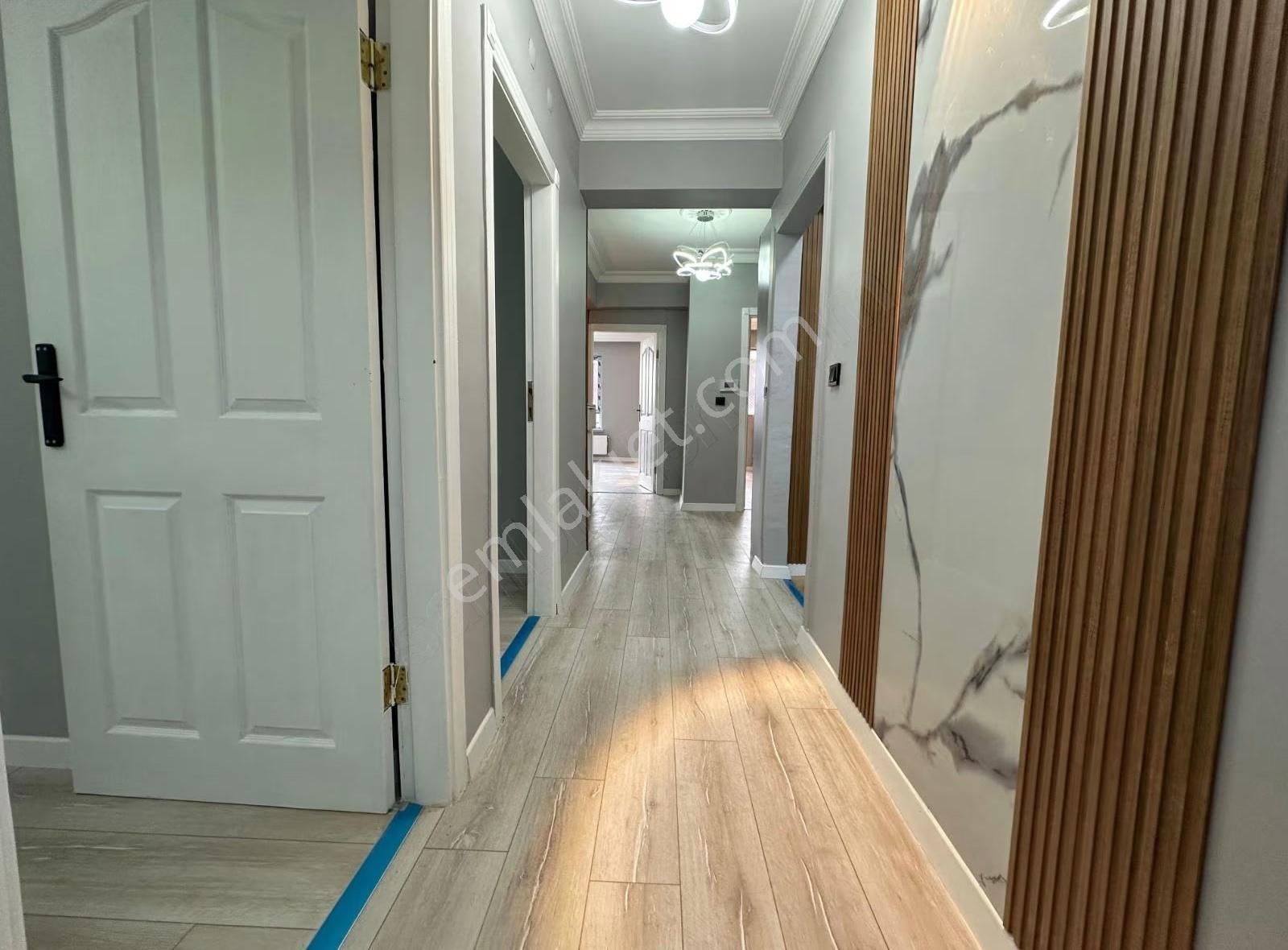 Ascelik"den"demircilerde_3 Kat Konumunda_delux+delux Yapılı_3+1 - Görsel 33