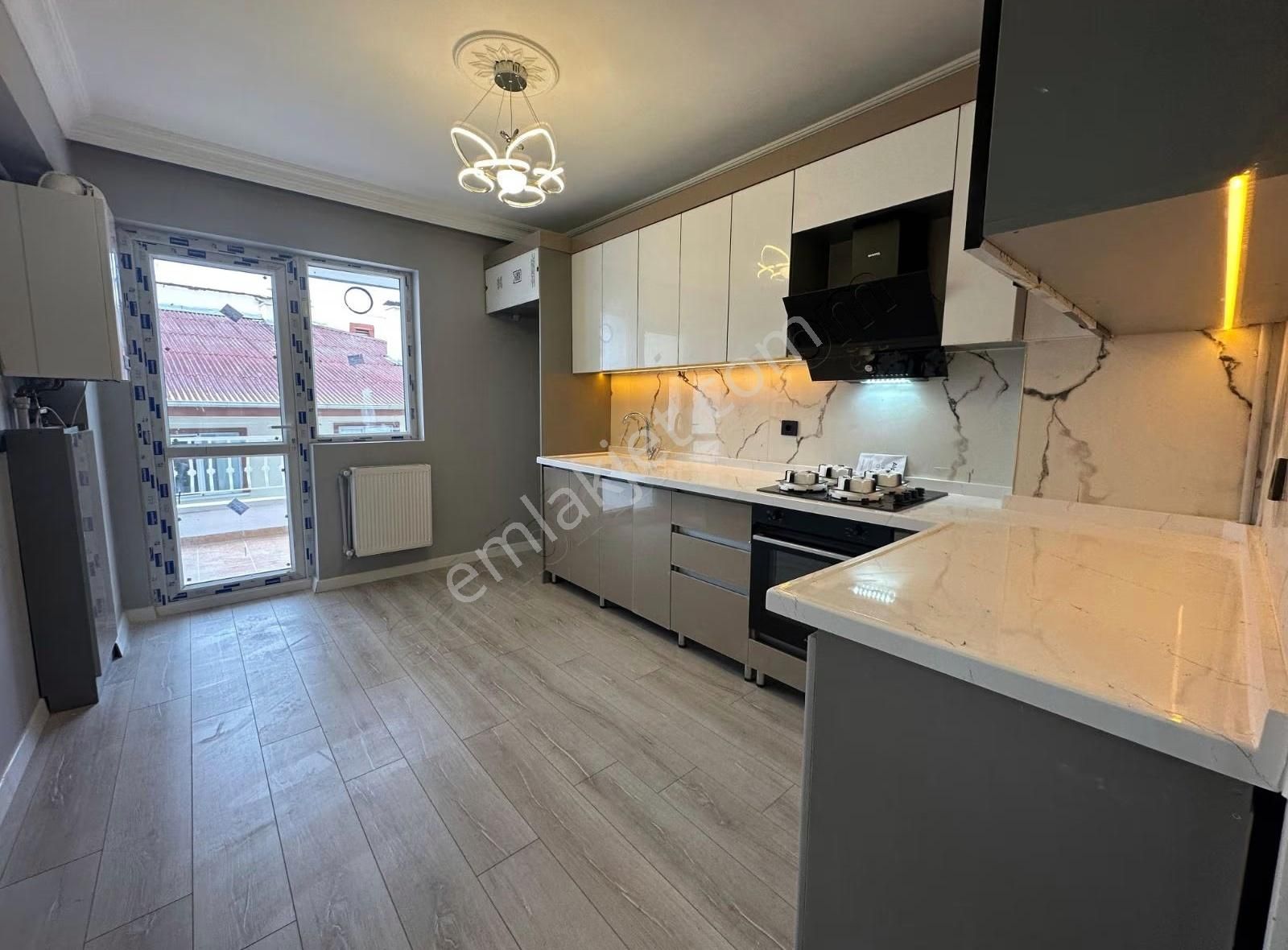 Ascelik"den"demircilerde_3 Kat Konumunda_delux+delux Yapılı_3+1 - Görsel 34