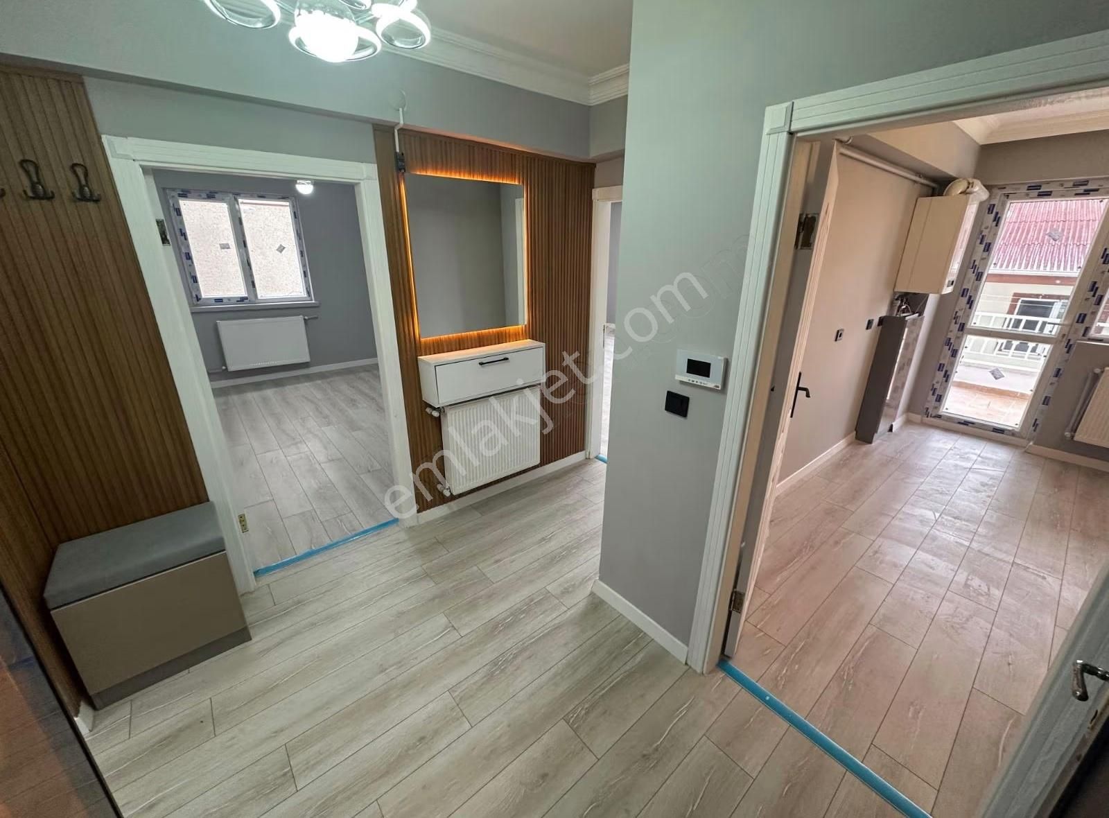 Ascelik"den"demircilerde_3 Kat Konumunda_delux+delux Yapılı_3+1 - Görsel 21