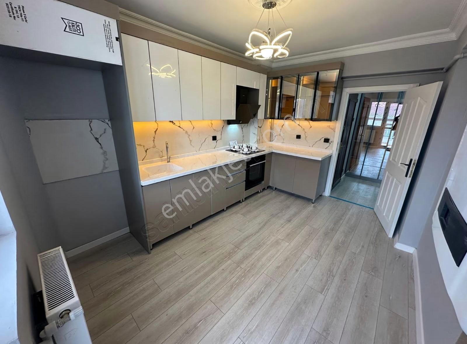 Ascelik"den"demircilerde_3 Kat Konumunda_delux+delux Yapılı_3+1