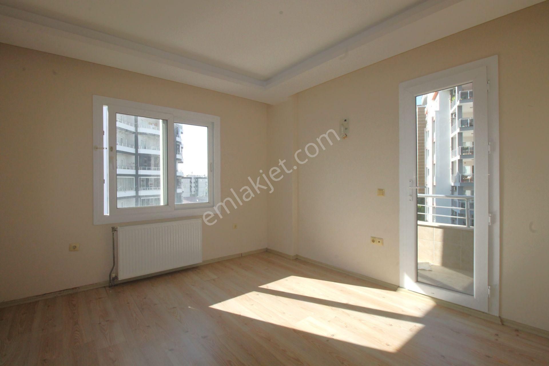 Retro’dan Üniversite Caddesinde Site İçi Geniş B.mutfak Kiralık 3+1 - Görsel 2