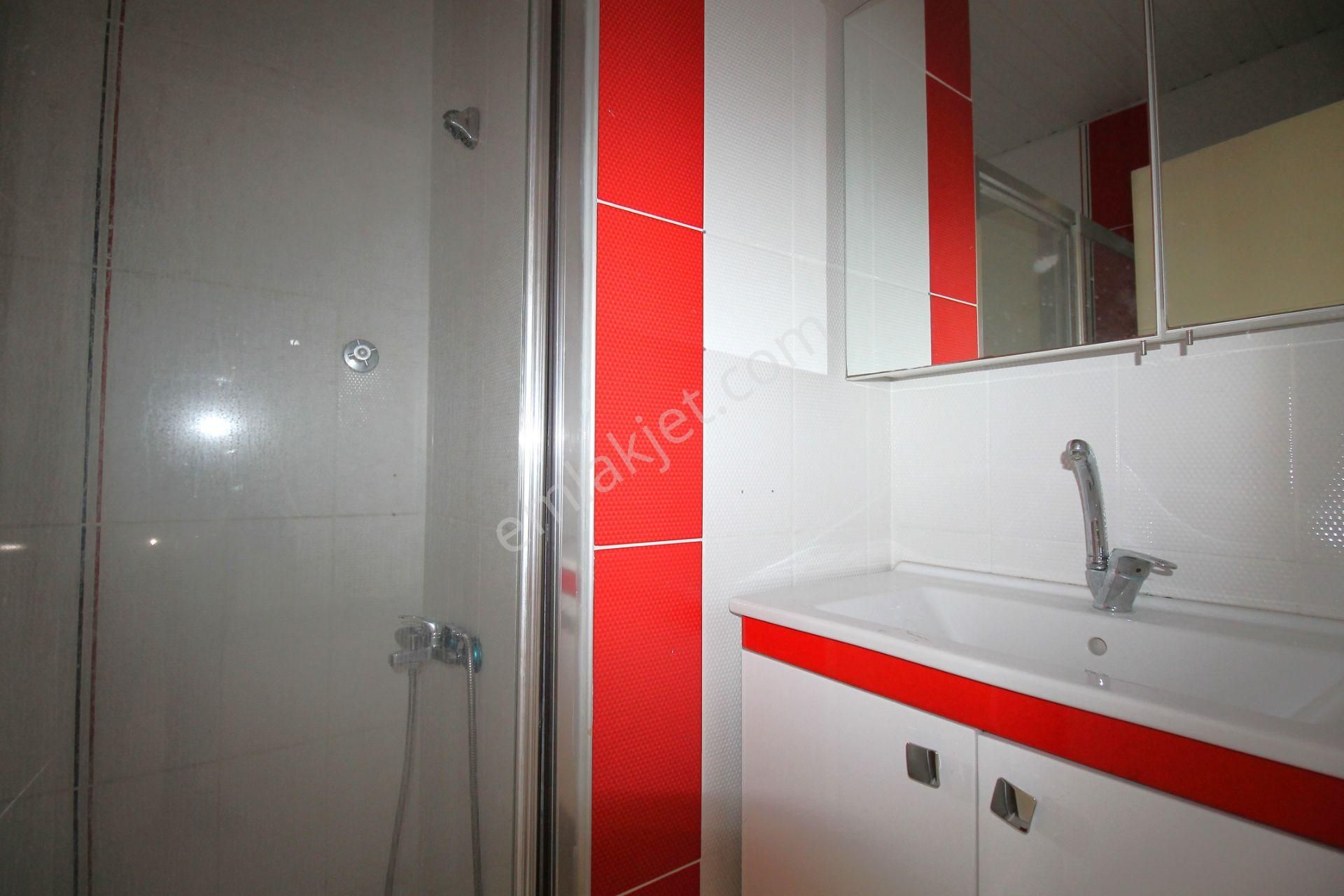 Retro’dan Üniversite Caddesinde Site İçi Geniş B.mutfak Kiralık 3+1 - Görsel 18