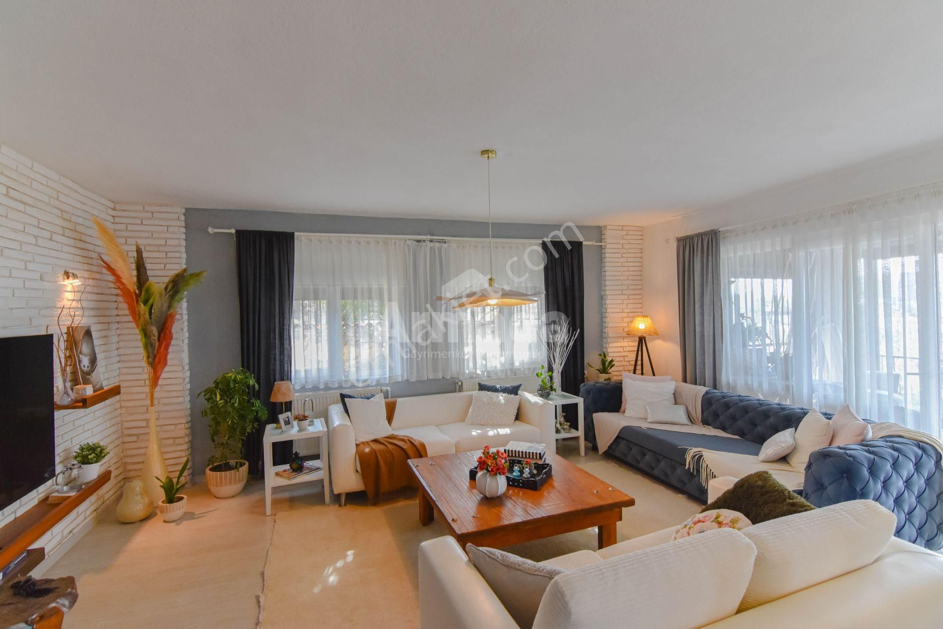 Kuşadası Yaylaköyde Deniz Manzaralı 7+3 Tek Müstakil Villa - Görsel 5