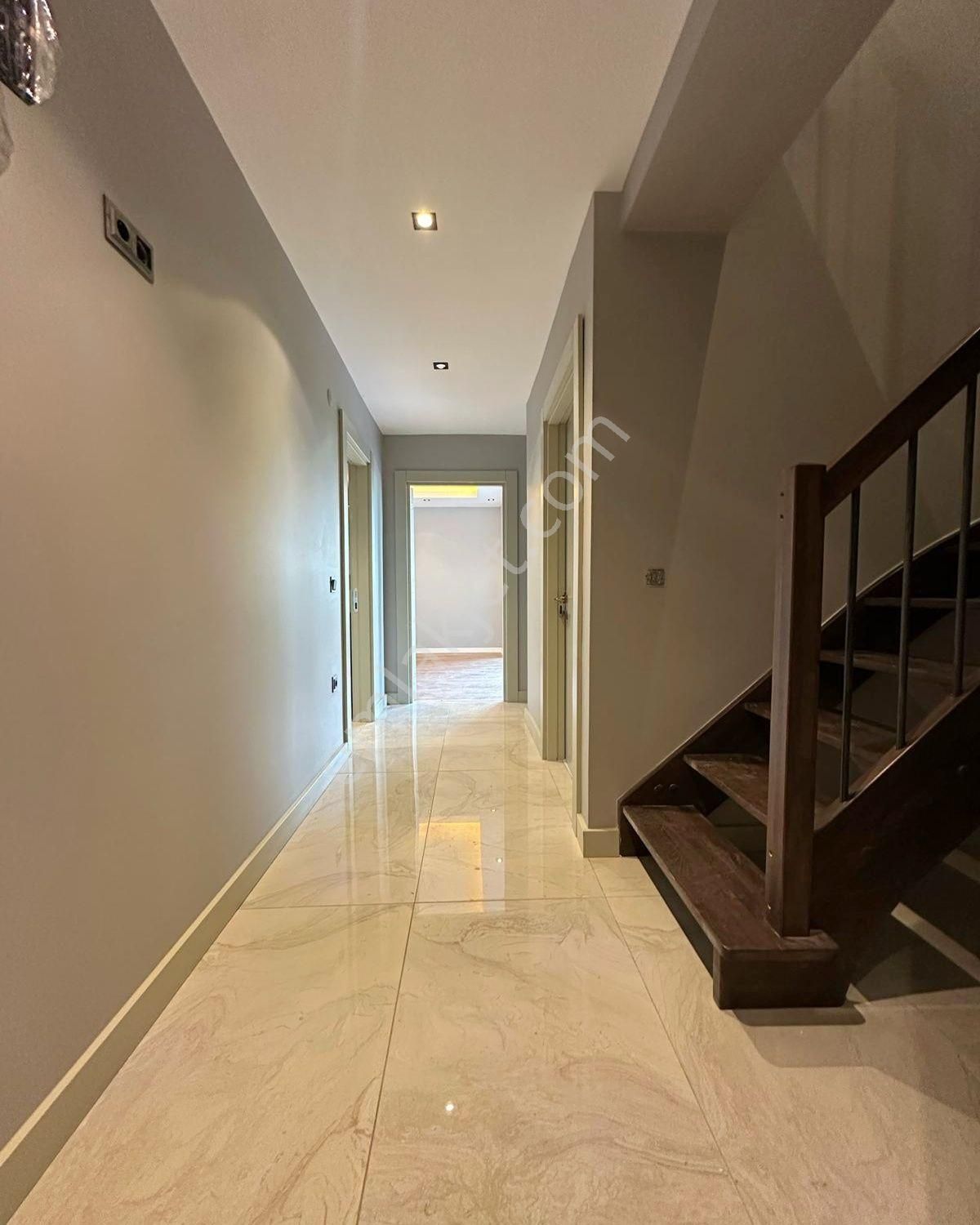 Beylikdüzü Kavaklı'da 3+1 Müstakil Bahçeli Villa Tadında Daire - Görsel 26