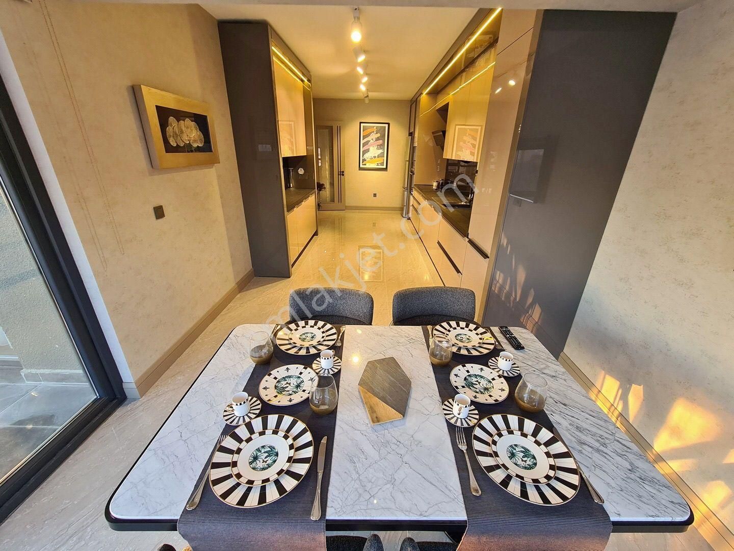 Pursaklar Mehmet Zengin Emlak'tan Kapalı Havuzlu Kapalı Otoparklı 7/24 Güvenliki 8.kat 4+1 - Görsel 11