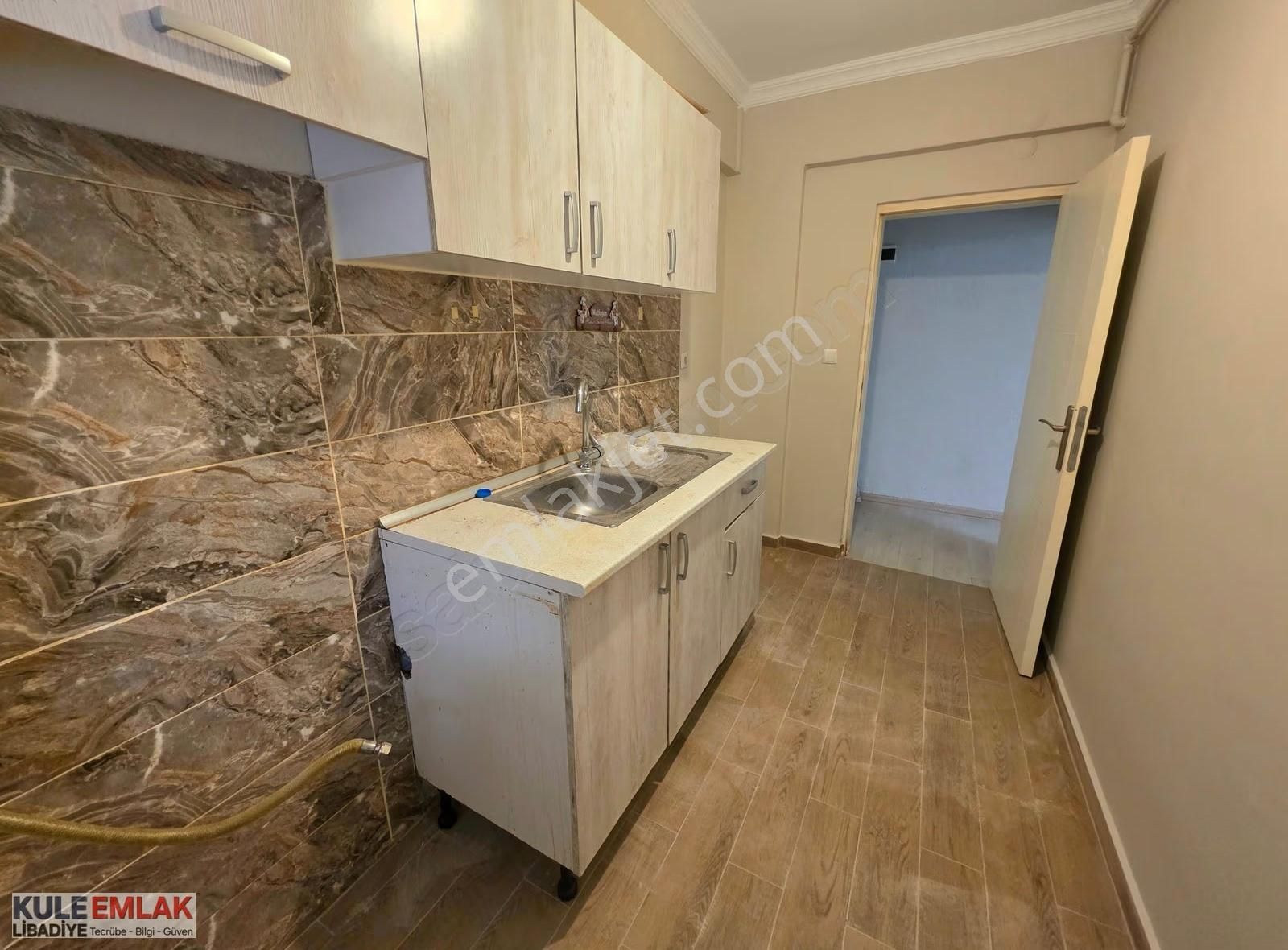 Kule'den | İçi Yenilenmiş Kullanışlı 1+1 Ayrı Mutfaklı - Görsel 23