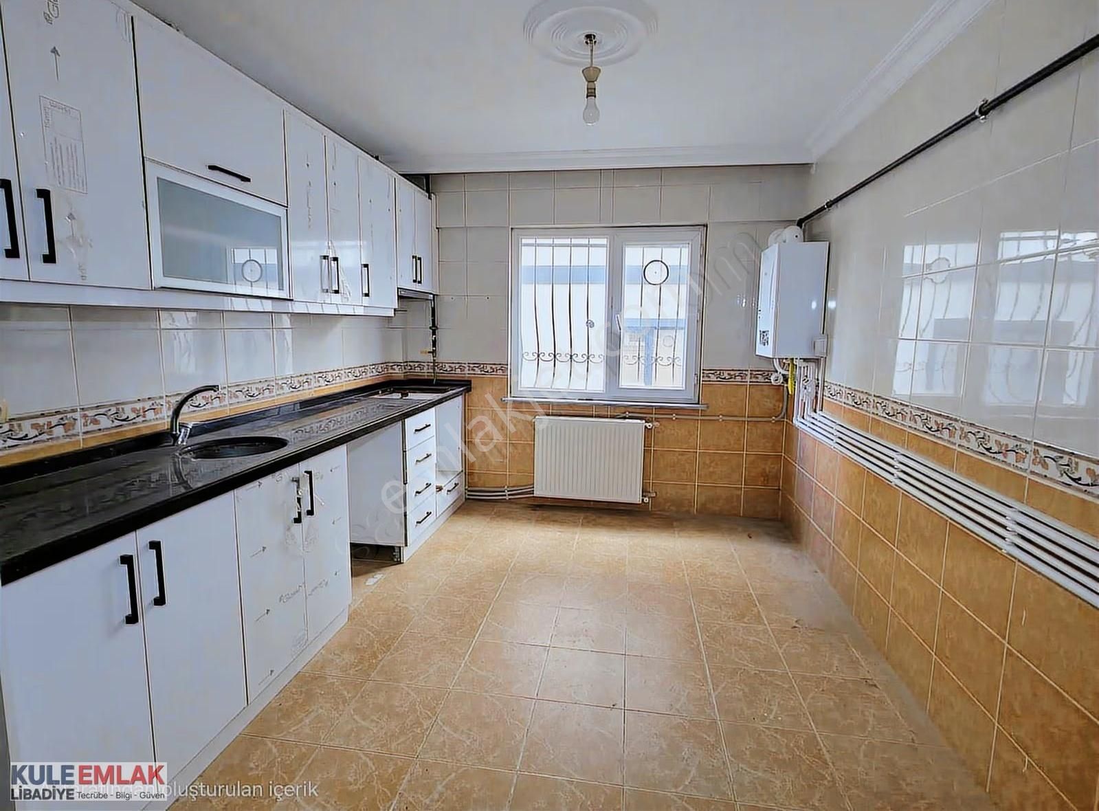 Yunus Emre Caddesi'nde Devasa Büyüklükde Kiralık 3+1 Daire - Görsel 13