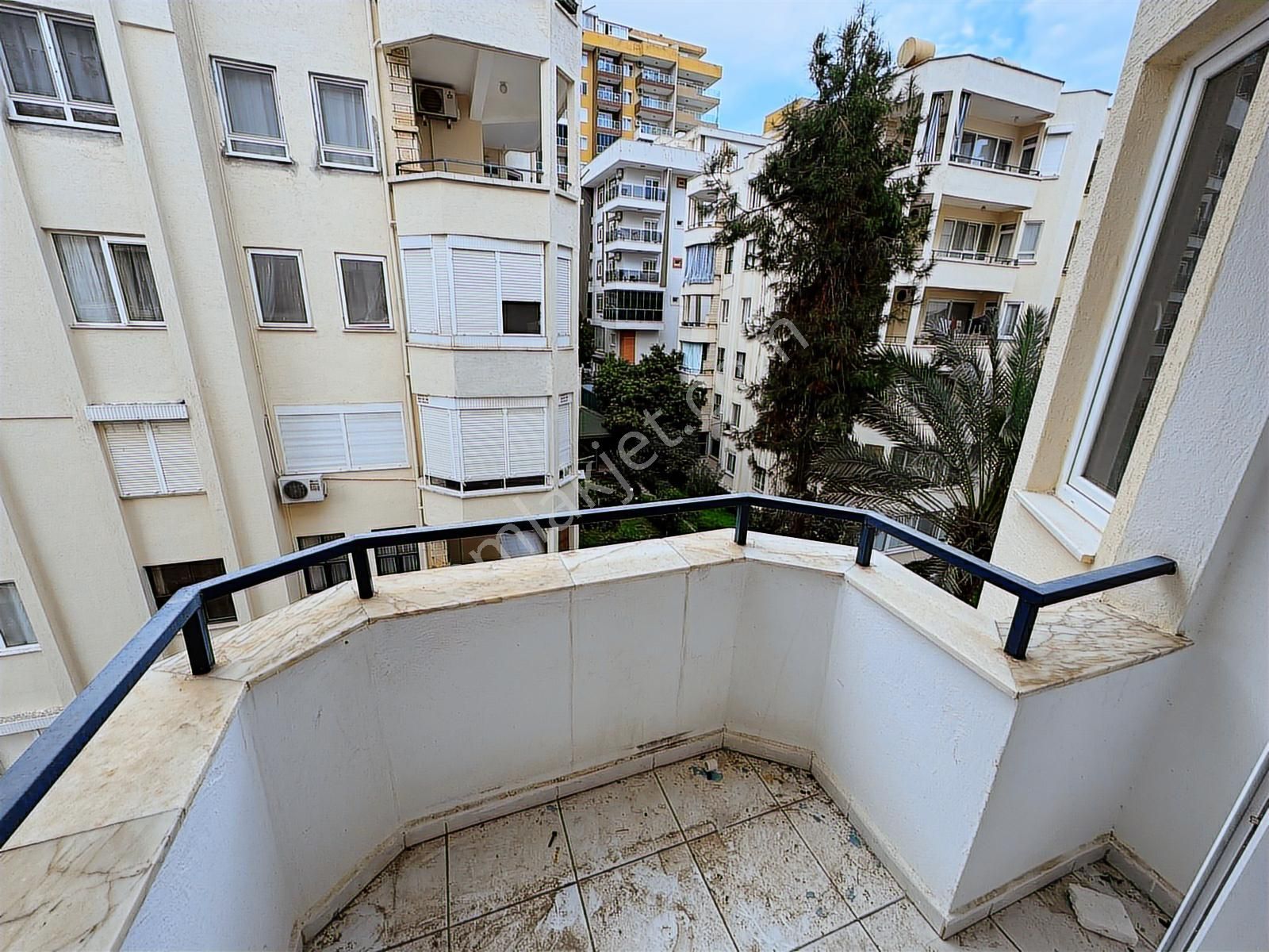 Alanya Mahmutlar 2+1 125m2 Ayrı Mutfak Site İçerisinde - Görsel 35