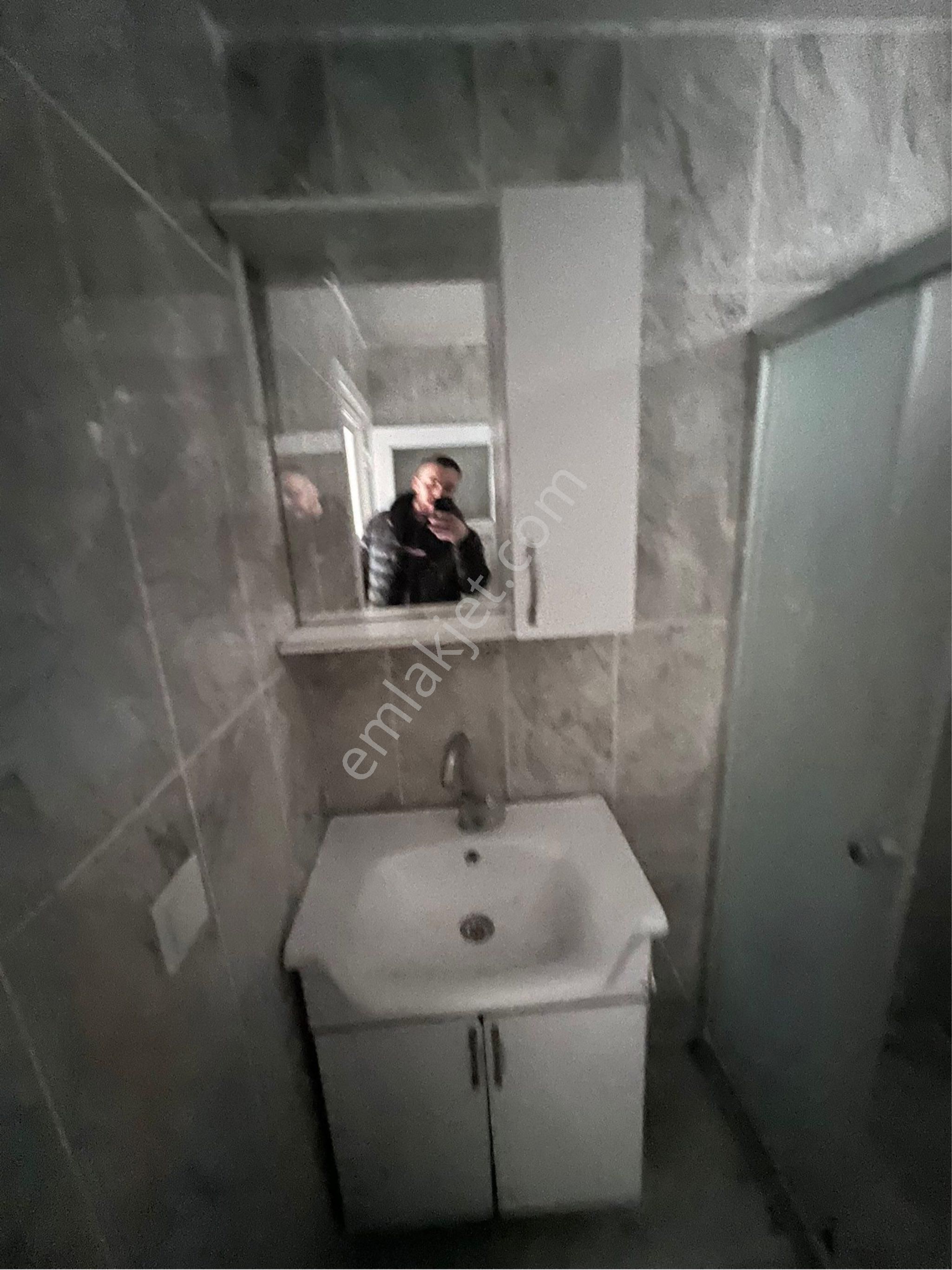 Sultançiftliği Mah 2+1 90 M2 3. Kat Tramvaya 1 Dk Asansörlü Kiralık Daire - Görsel 3