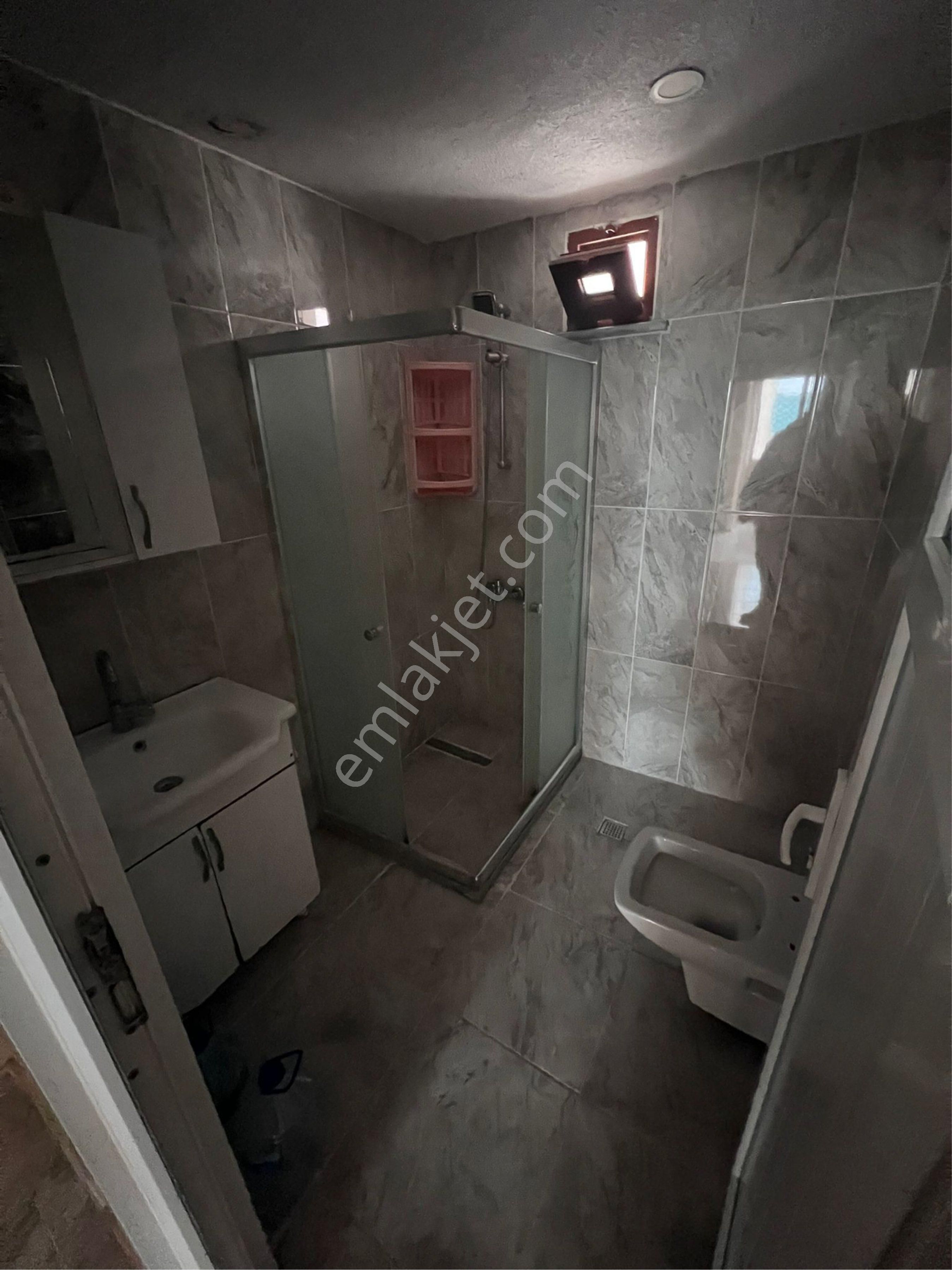 Sultançiftliği Mah 2+1 90 M2 3. Kat Tramvaya 1 Dk Asansörlü Kiralık Daire - Görsel 6