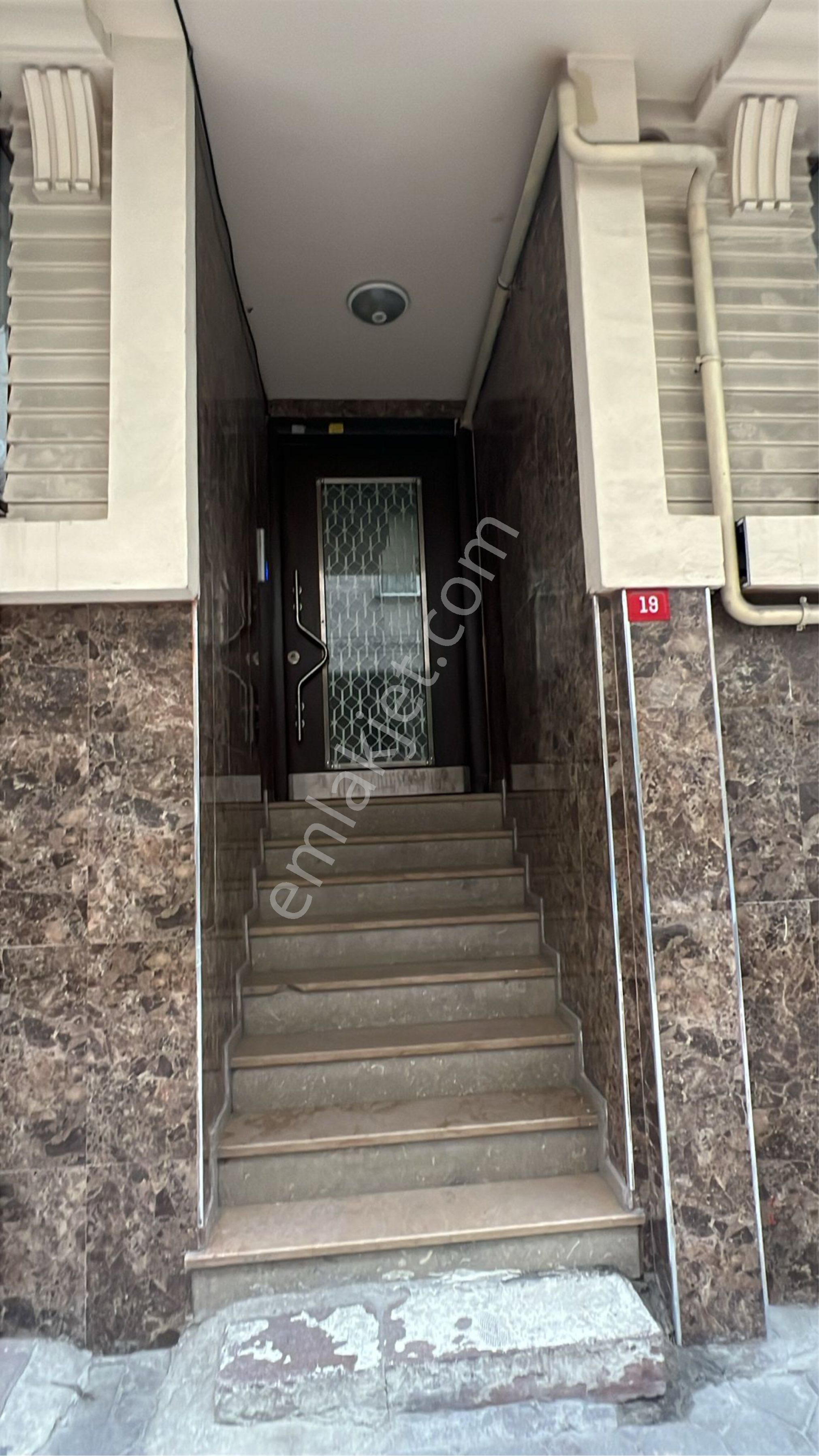 Sultançiftliği Mah 2+1 90 M2 3. Kat Tramvaya 1 Dk Asansörlü Kiralık Daire - Görsel 7