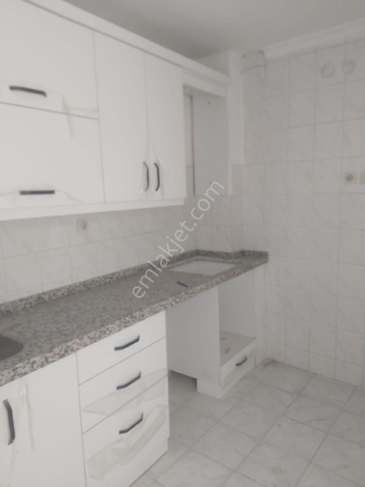 Aydın Soke Yenıcamıı Mahallesinde 90 M2 2+1