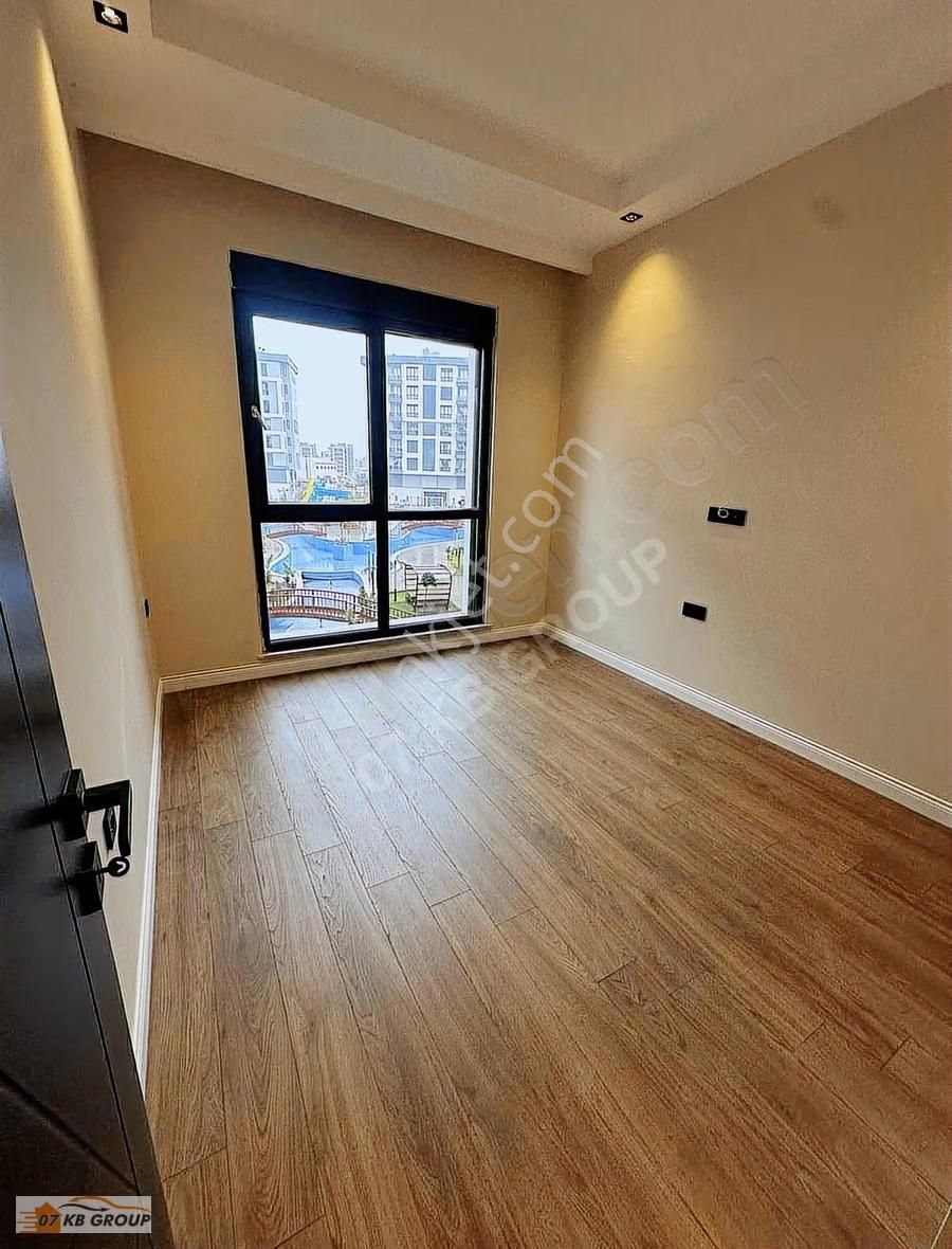 Antalya Nefes Bahçede Arakat K.otoparklı 1+1 Yerden Isıtmalı - Görsel 19