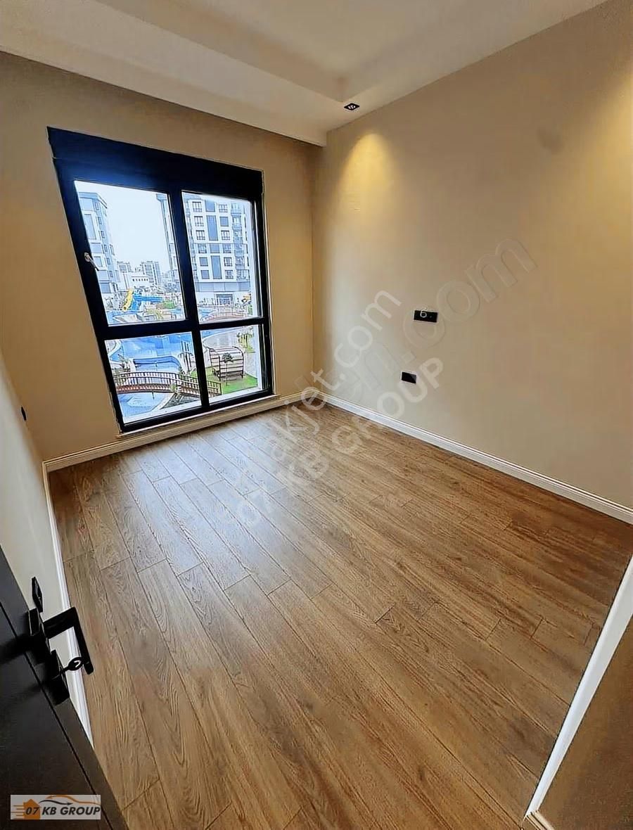 Antalya Nefes Bahçede Arakat K.otoparklı 1+1 Yerden Isıtmalı - Görsel 10