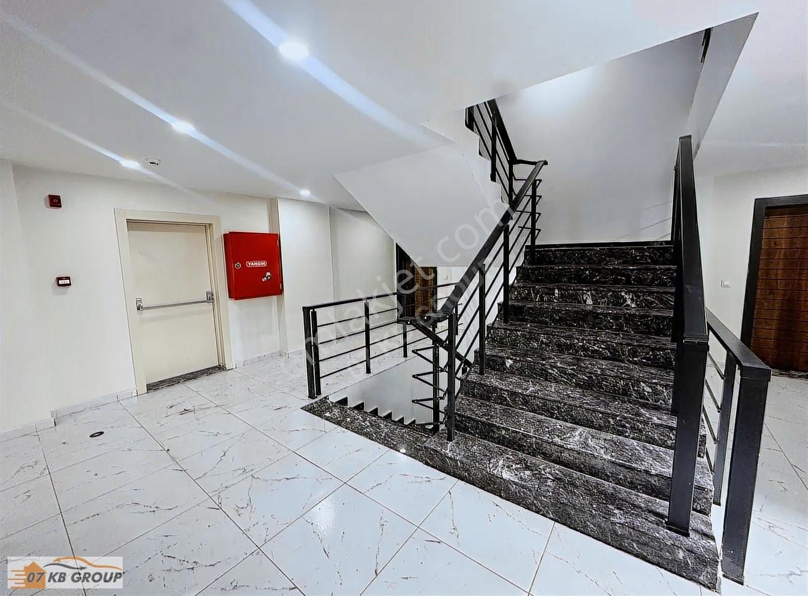 Altınova'da Kiralık Geniş 2+1 Havuzlu Sıfır Daire - Görsel 17