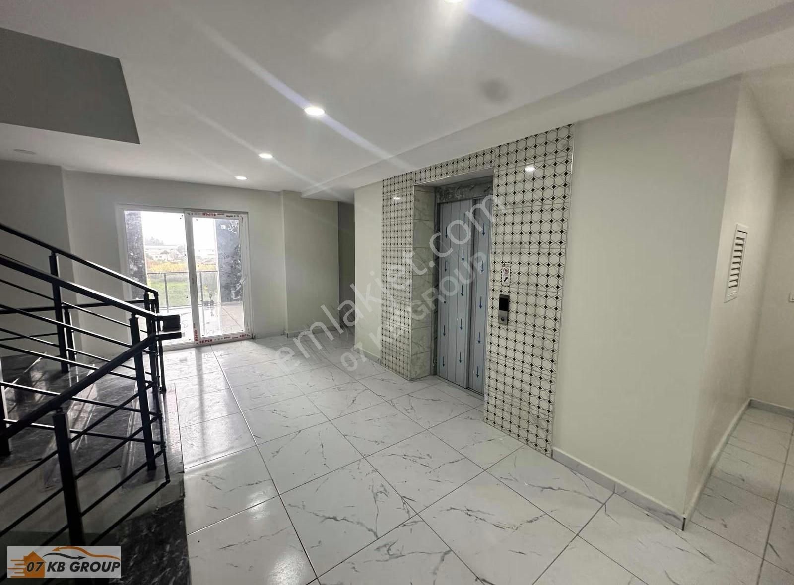 Altınova'da Kiralık Geniş 2+1 Havuzlu Sıfır Daire - Görsel 12