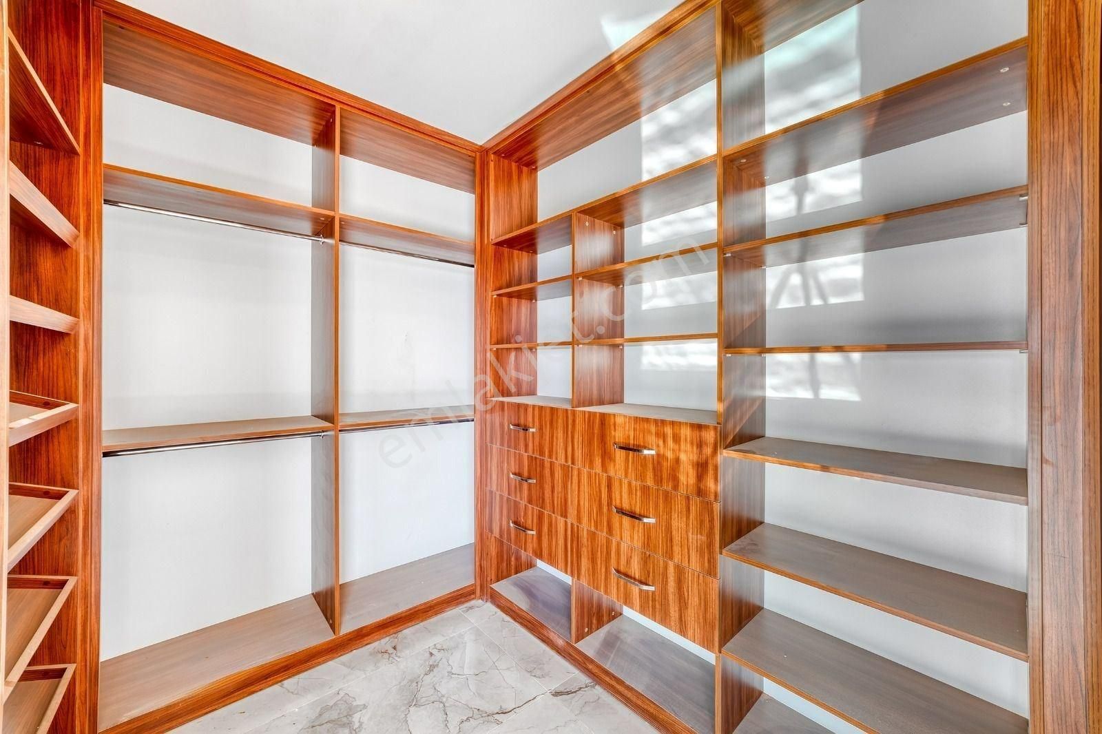 Alanya / Cikcilli’de Panoramik Manzaralı 5+2 Lüks Müstakil Villa - Görsel 14